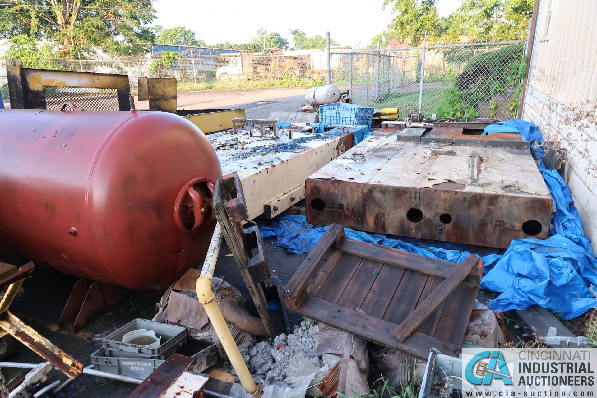 1,500 TON CLEARING SSDC PRESS (DISASSEMBLED) *NOTE: CROWN ASSEMBLY INSIDE & SEE PHOTOS OF BALANCE OF - Image 12 of 12