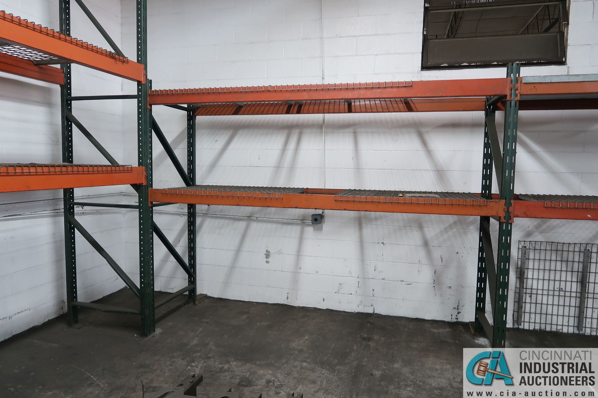 SECTIONS 32"/36" X 120" X 10' PALLET RACK W/ WIRE DECKING - Image 5 of 6