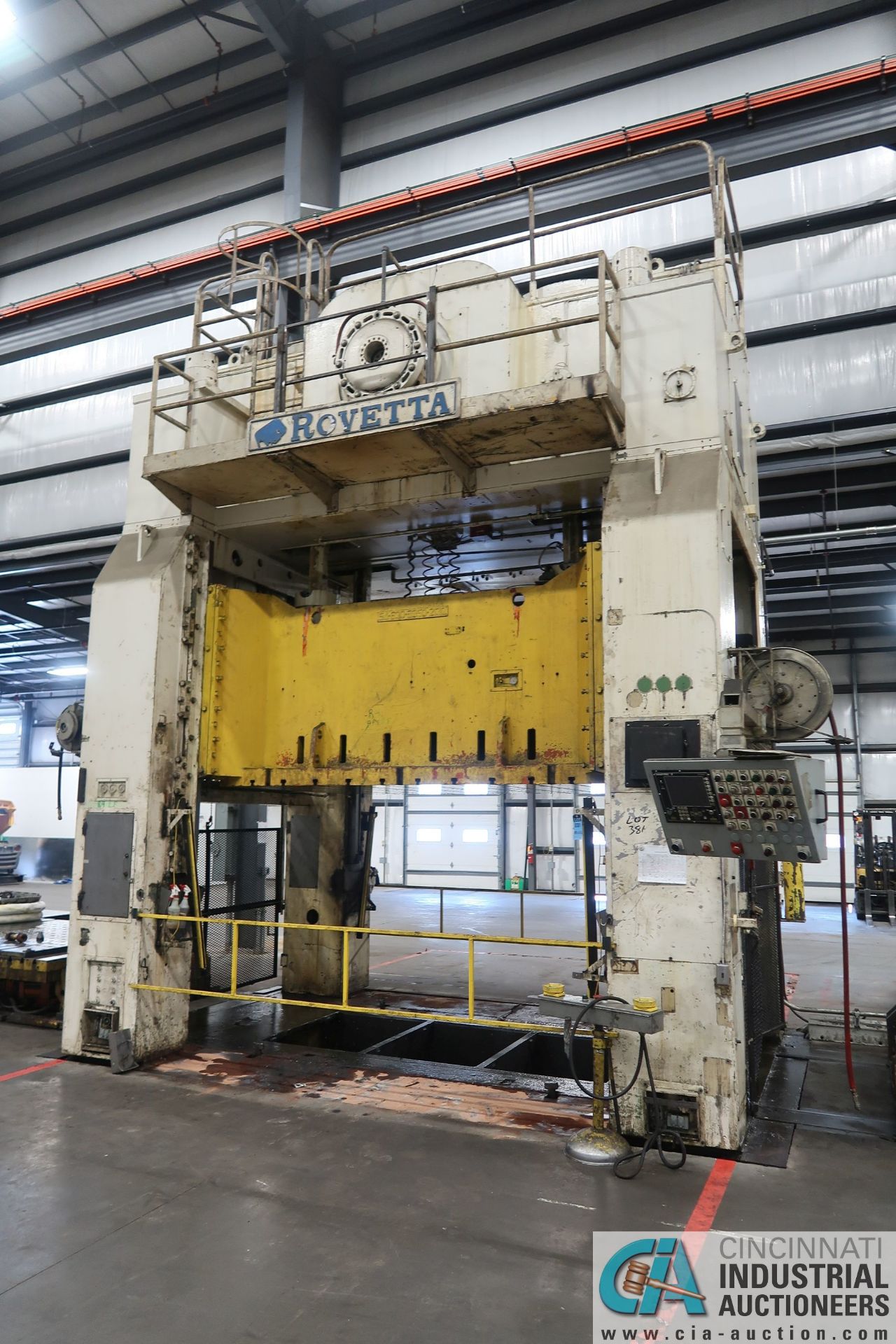 *630 TON ROVETTA S4-600-3350-2100 FOUR-POST SLIDING BOLSTER SS Press Subject to overall bid at 383A - Image 2 of 13