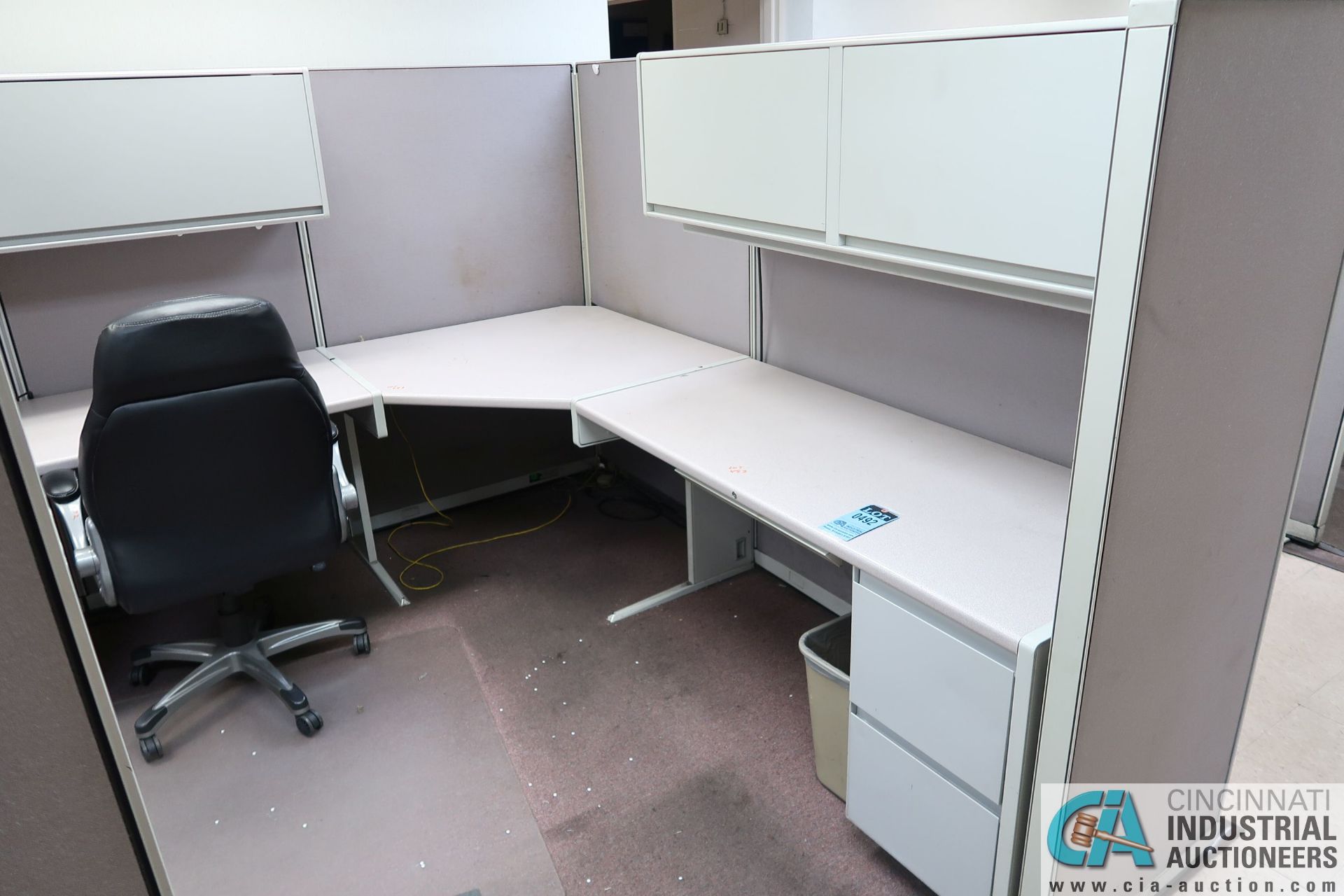 125" X 107" STEELCASE OFFICE CUBICLE W/ (2) FOUR-DRAWER FILE CABINETS - Image 3 of 3