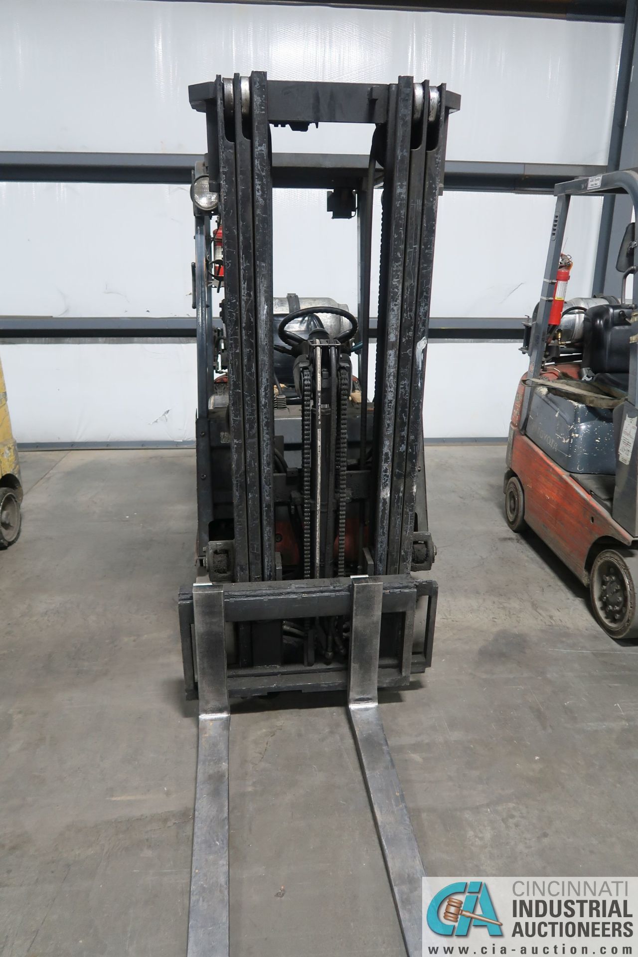 3,000 LB. TOYOTA MODLE 7FGU15 SOLID TIRE LP GAS LIFT TRUCK; S/N 60891, 3-STAGE MAST, 82" MAST - Image 5 of 7