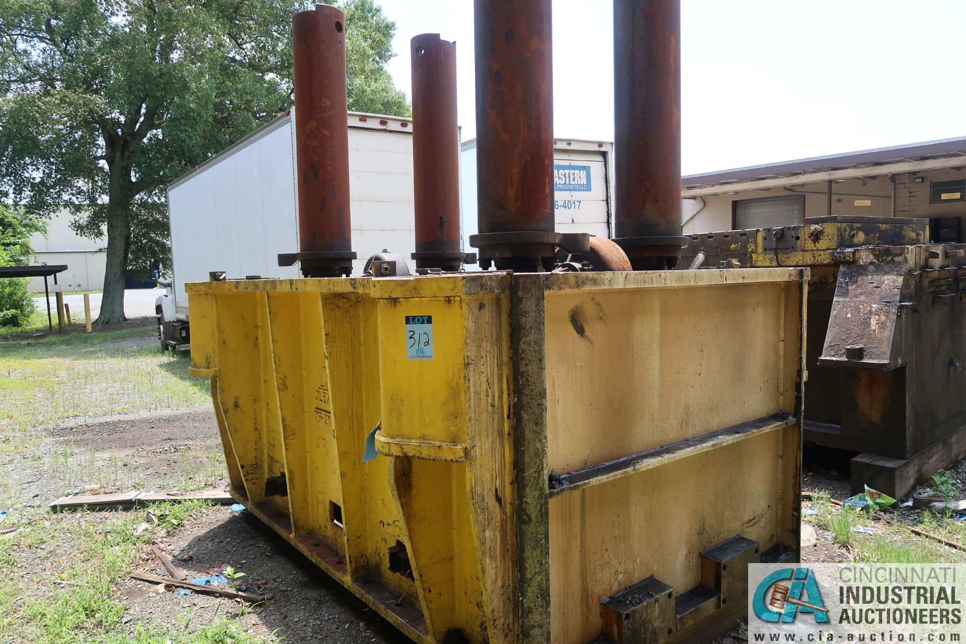 CLEARING MODEL DF-4900-132 (400 TON) SSDC PRESS BASE (OUTSIDE)