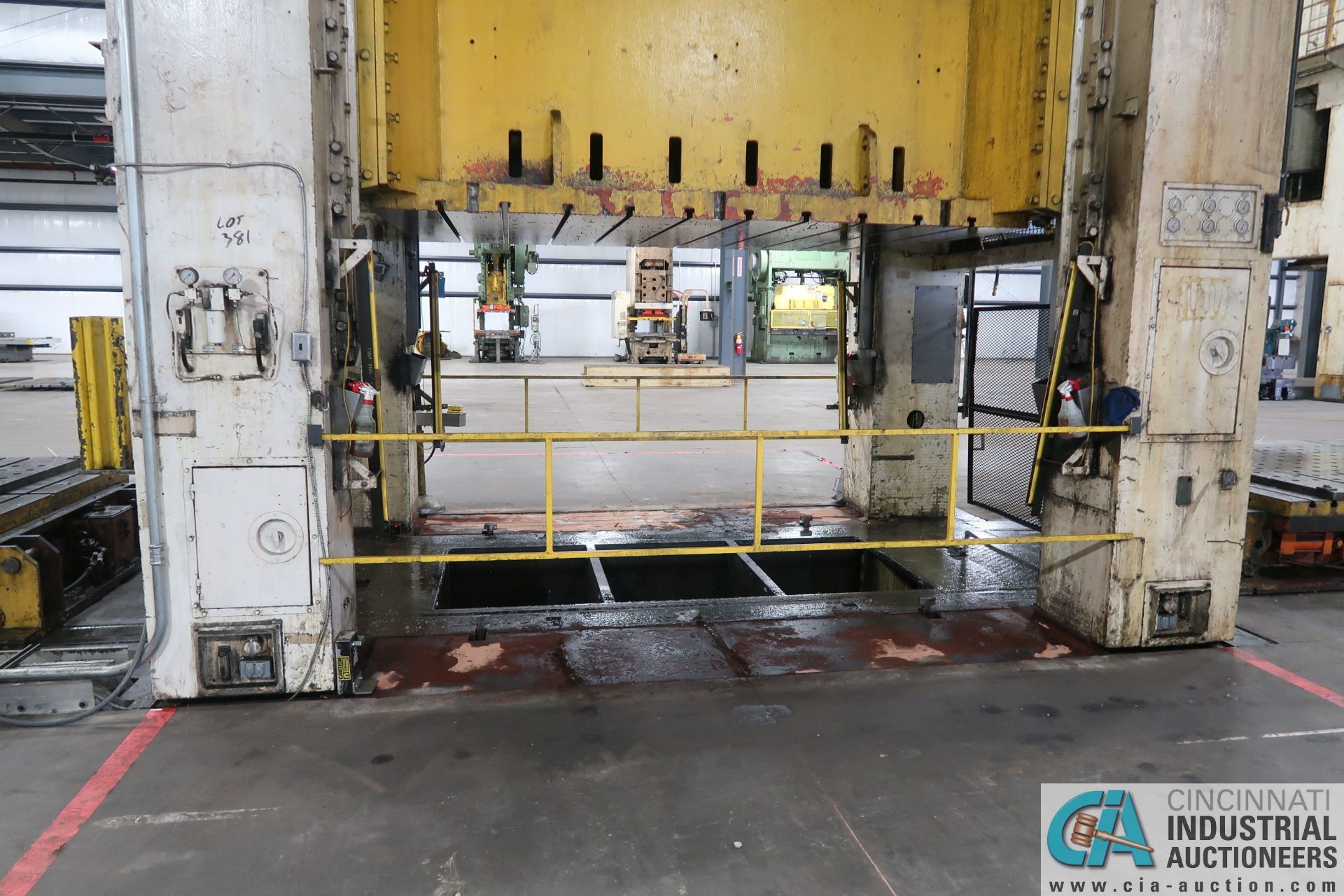 *630 TON ROVETTA S4-600-3350-2100 FOUR-POST SLIDING BOLSTER SS Press Subject to overall bid at 383A - Image 12 of 13