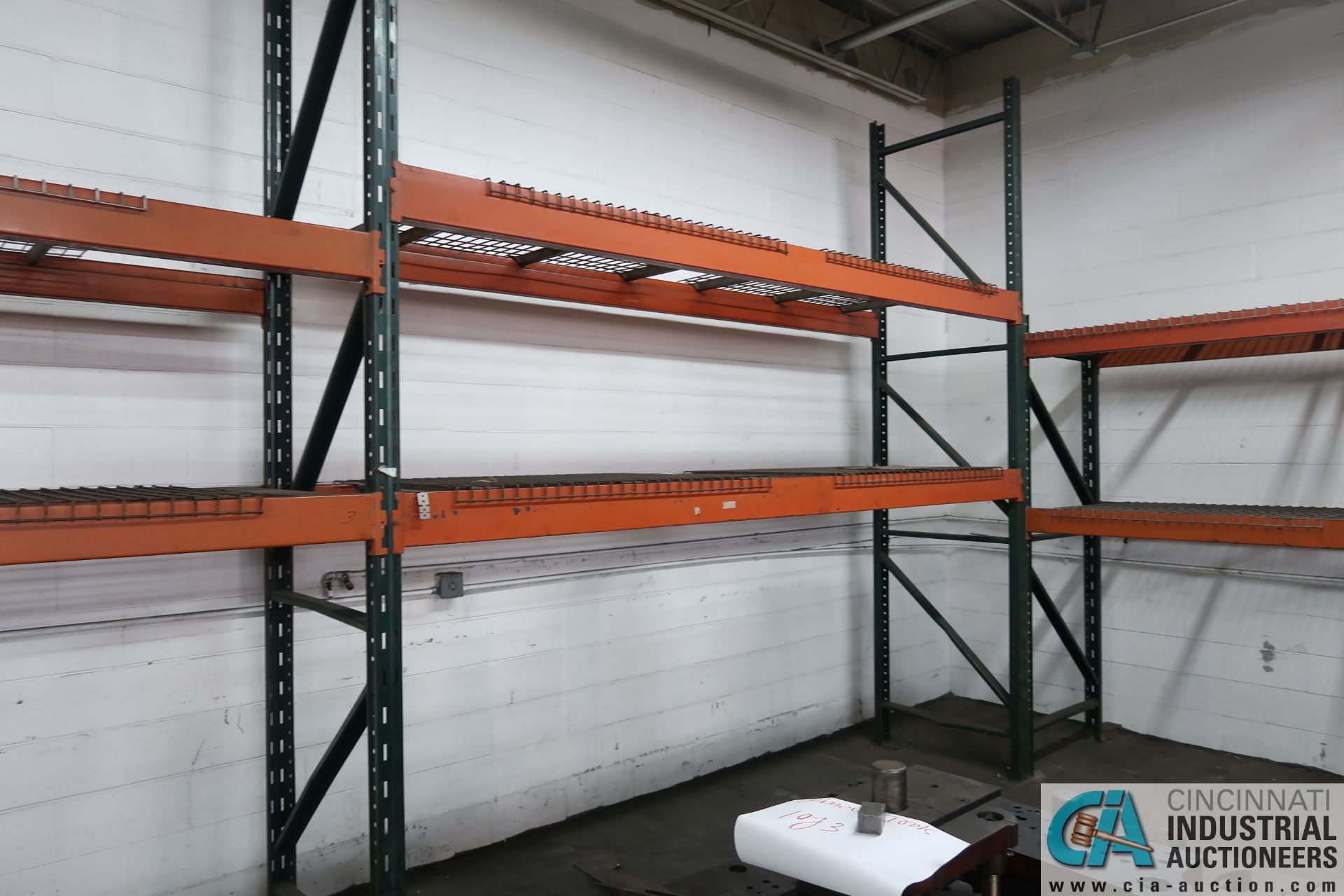 SECTIONS 32"/36" X 120" X 10' PALLET RACK W/ WIRE DECKING - Image 4 of 6