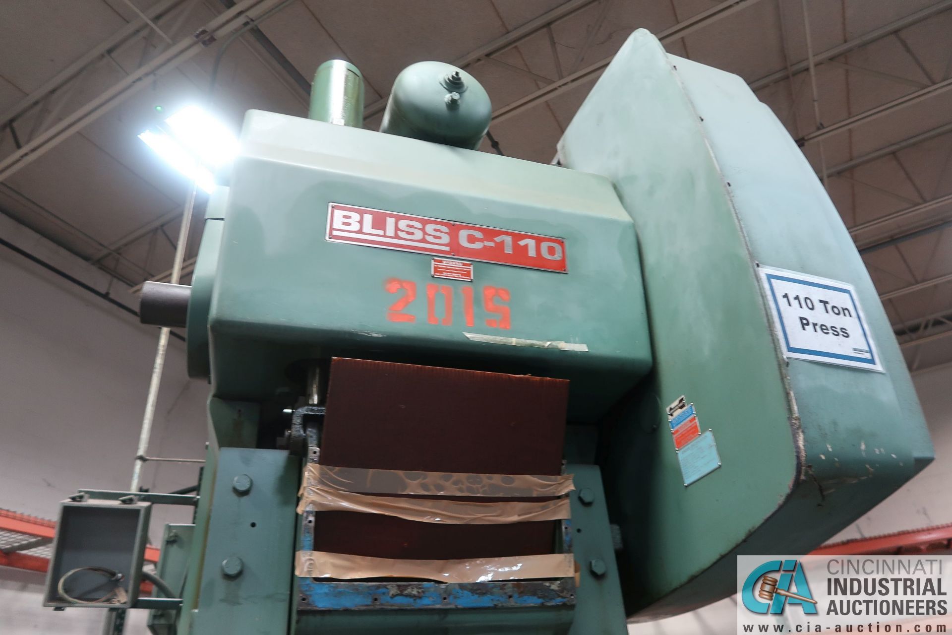 110 TON BLISS MODEL C-110 OBI PRESS; S/N H-71184, 8" STROKE, 17" SHUT HEIGHT, 4" ADJ., 40 SPM, 27" X - Image 7 of 13