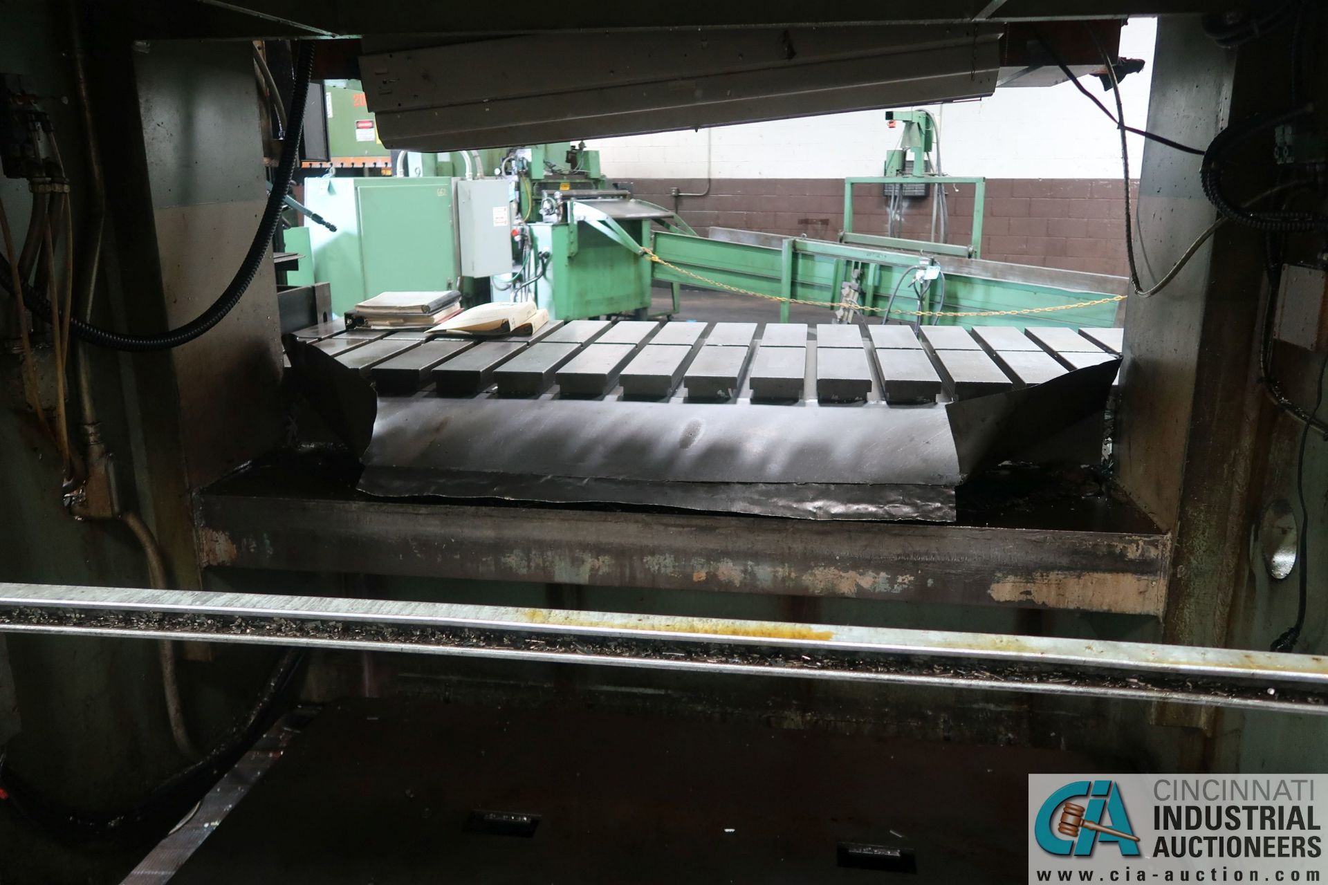 **200 TON SEYI MODEL SN2-220 GAP FRAME PRESS; S/N EW-D-200-198, OMNI LINK II LCD CONTROL, 33" X - Image 12 of 14