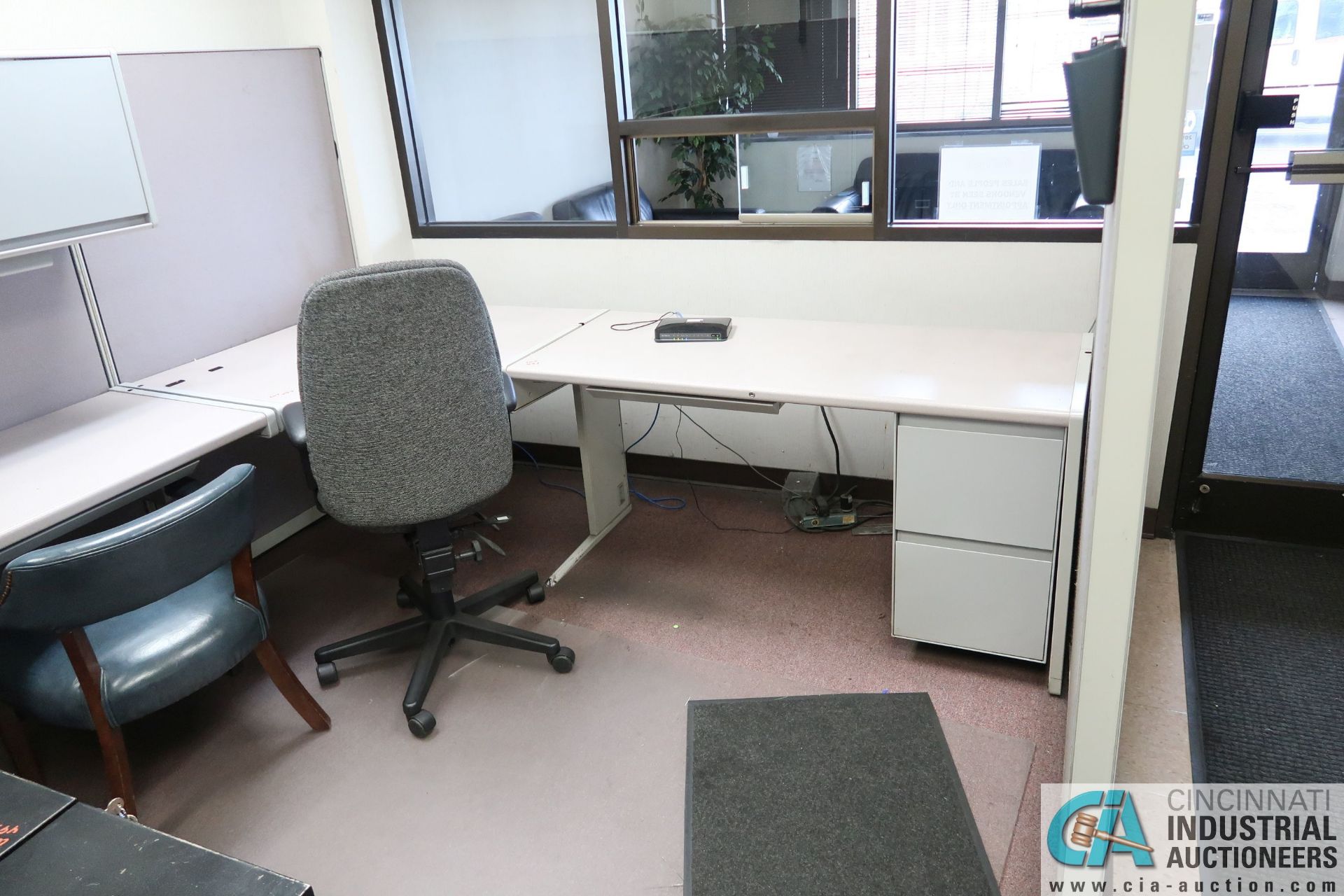 105" X 107" STEELCASE OFFICE CUBICLES - Image 4 of 5