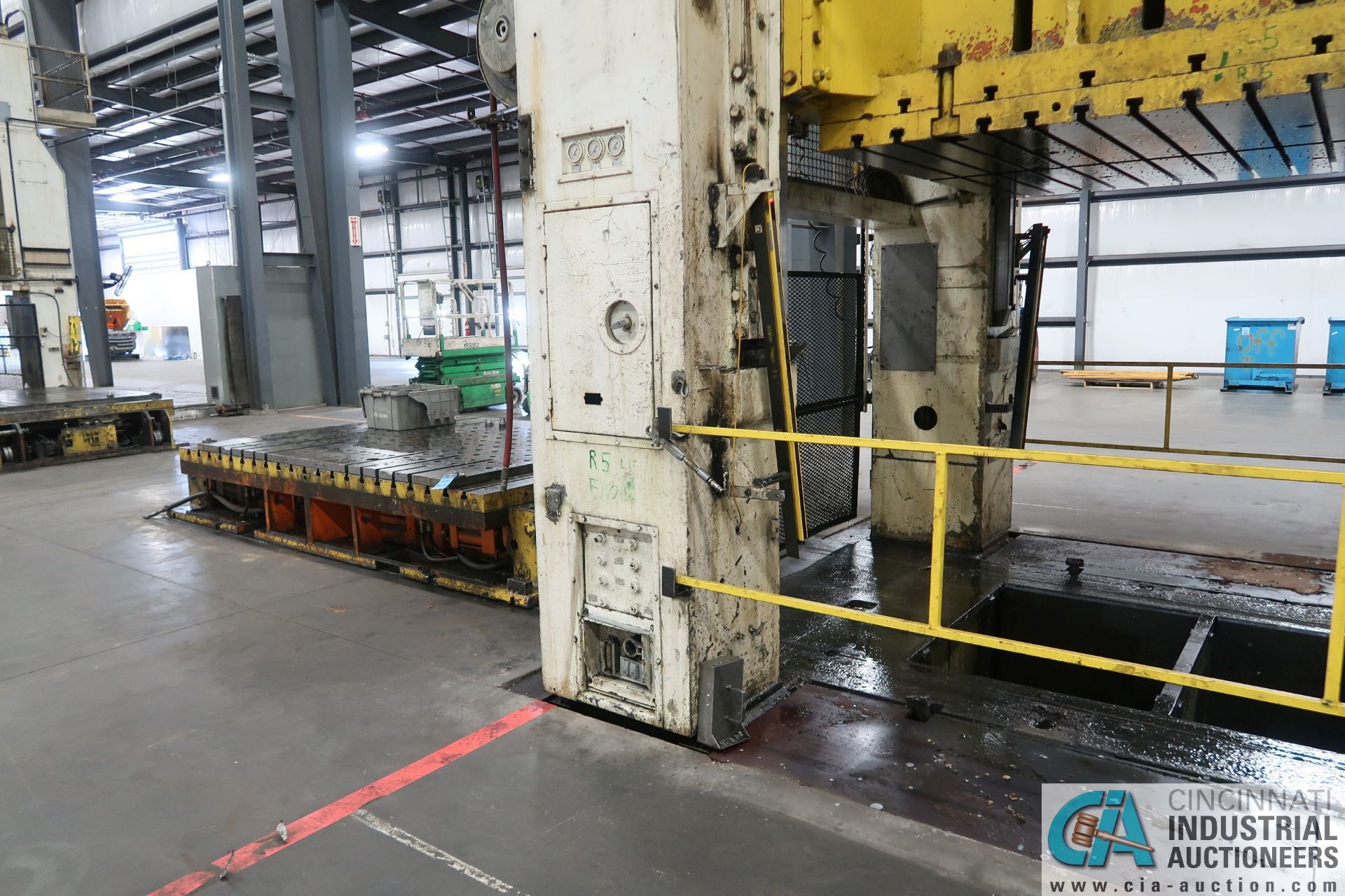 **630 TON ROVETTA S4-600-3350-2100 FOUR-POST SLIDING BOLSTER SS PRESS*Subject to Overall Bid 386A** - Image 9 of 12