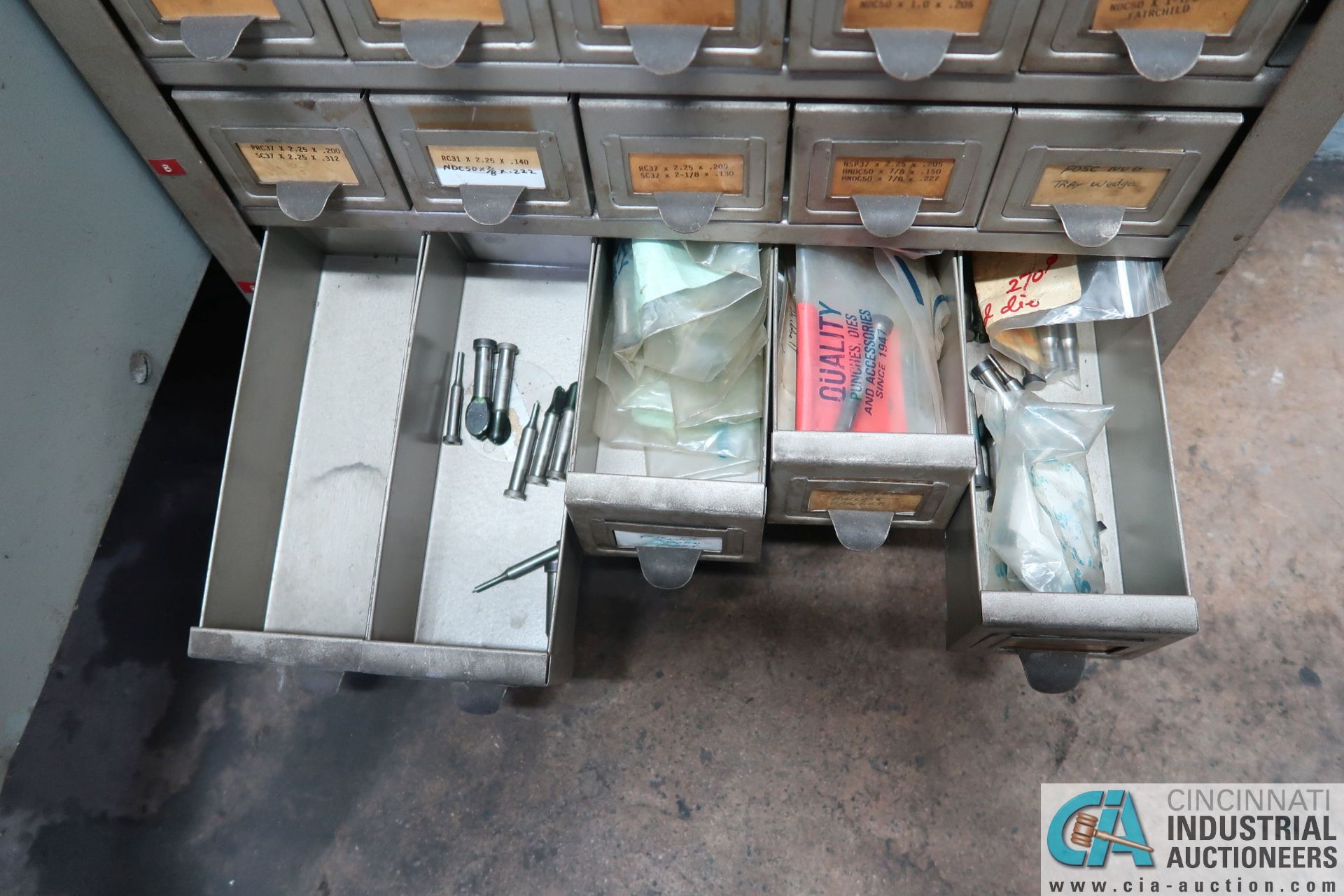 (LOT) TWO-DOOR CABINET W/ ABRASIVES & 50-COMPARTMENT CABINET W/ PUNCHES - Image 16 of 17