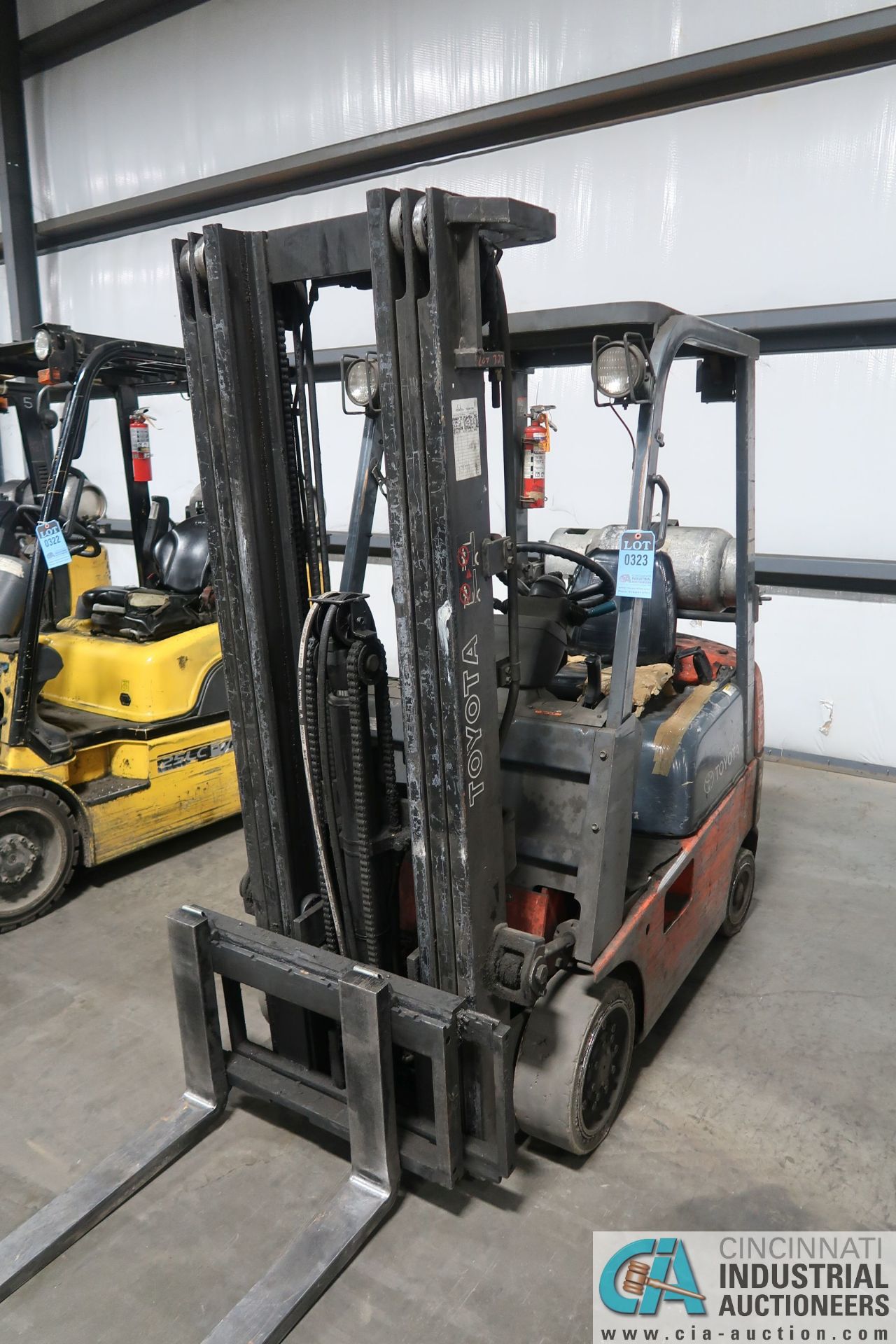 3,000 LB. TOYOTA MODLE 7FGU15 SOLID TIRE LP GAS LIFT TRUCK; S/N 60891, 3-STAGE MAST, 82" MAST