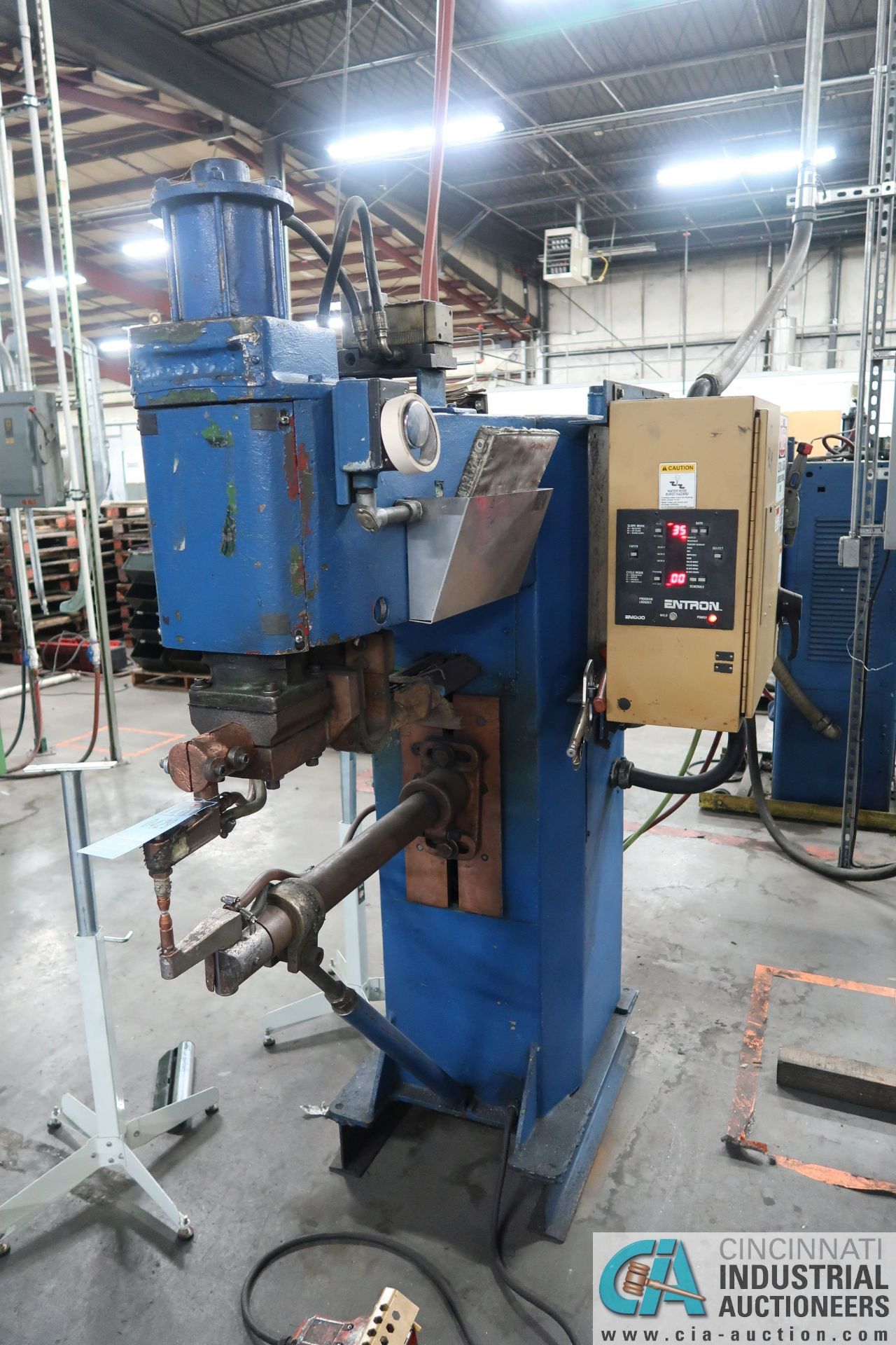 75 KVA FEDERAL TYPE PA-1-30 SPOT WELDER; S/N 19324, 35" THROAT, FOOT PEDAL