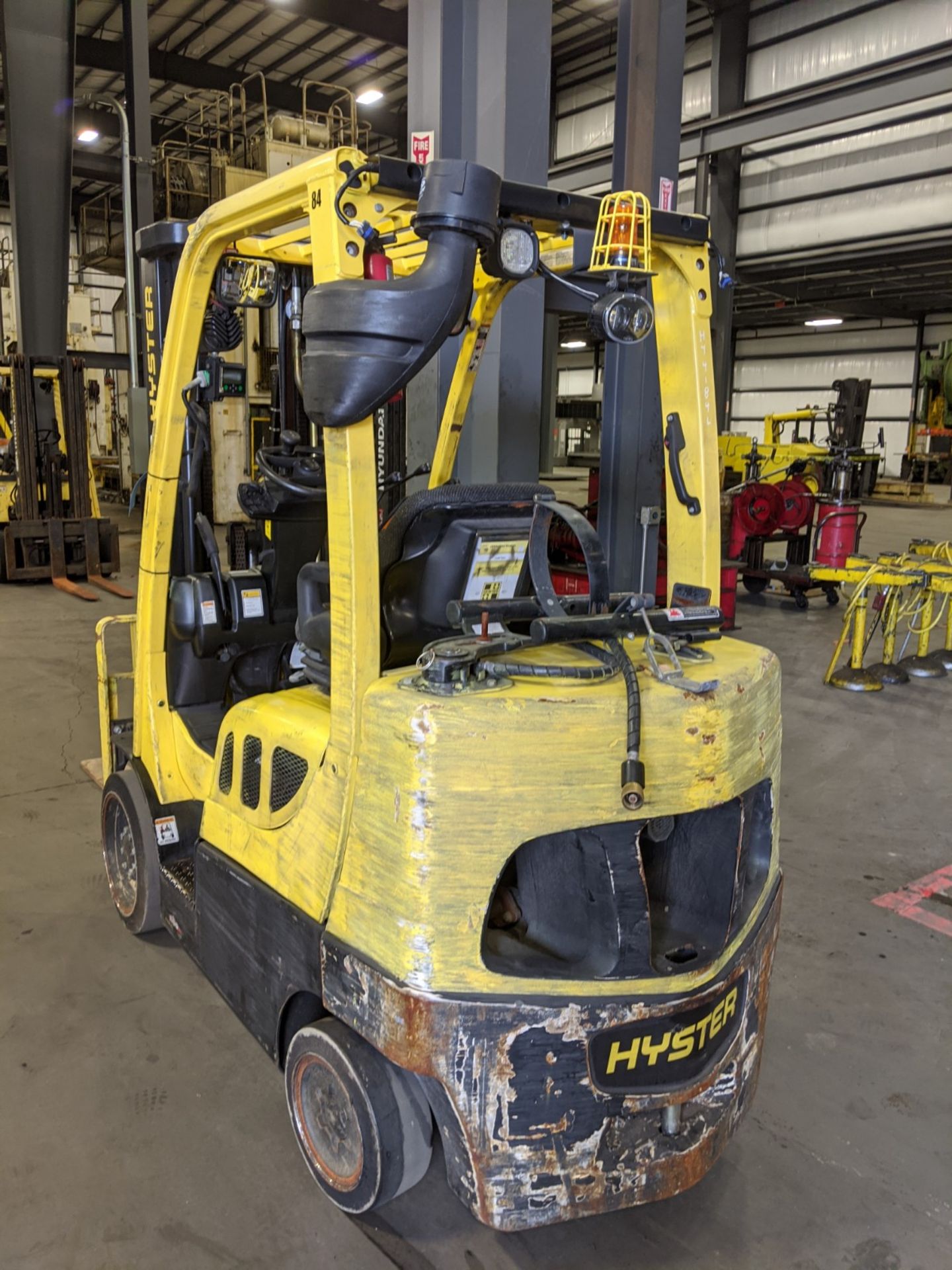 6,000 LB. HYSTER MODEL S60FT LP GAS LIFT TRUCK; S/N F187V24184L (2014) - Image 3 of 5
