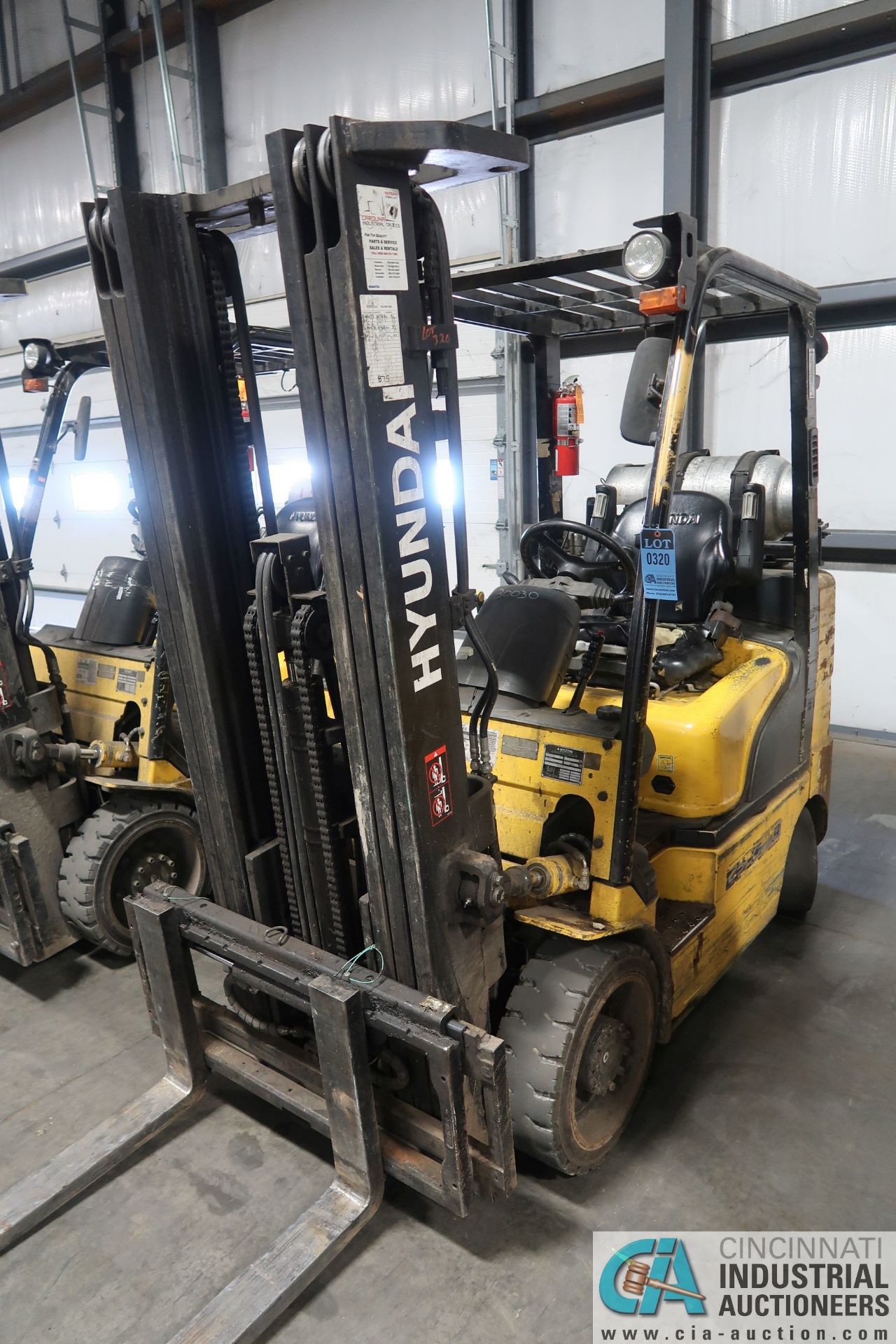 5,000 LB. HYUNDAI MODEL 25LC-7A SOLID TIRE LP GAS LIFT TRUCK; S/N HHKHHC08TF0000875, 3-STAGE MAST,