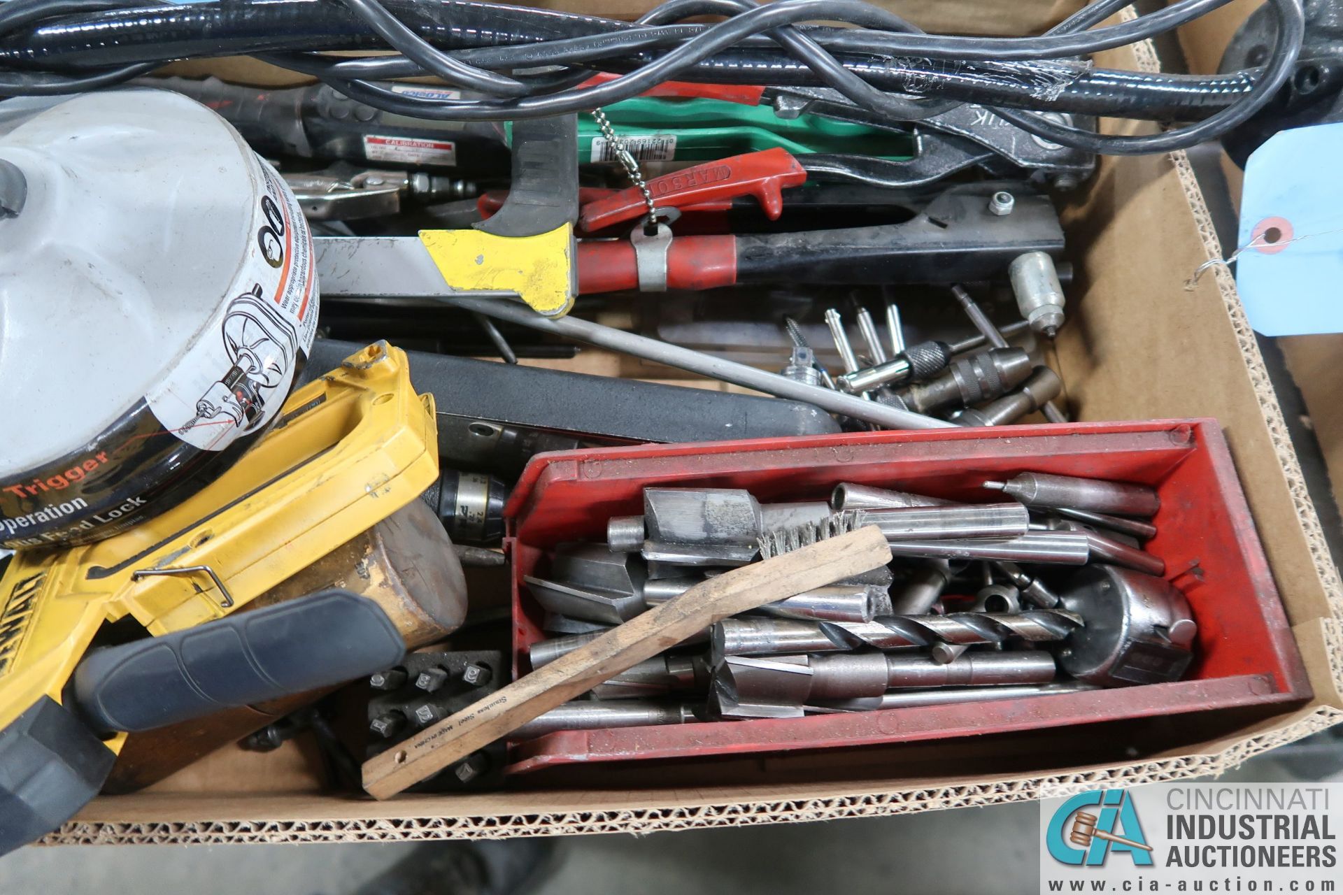 (LOT) ASSORTED HAND TOOLS - Image 3 of 3