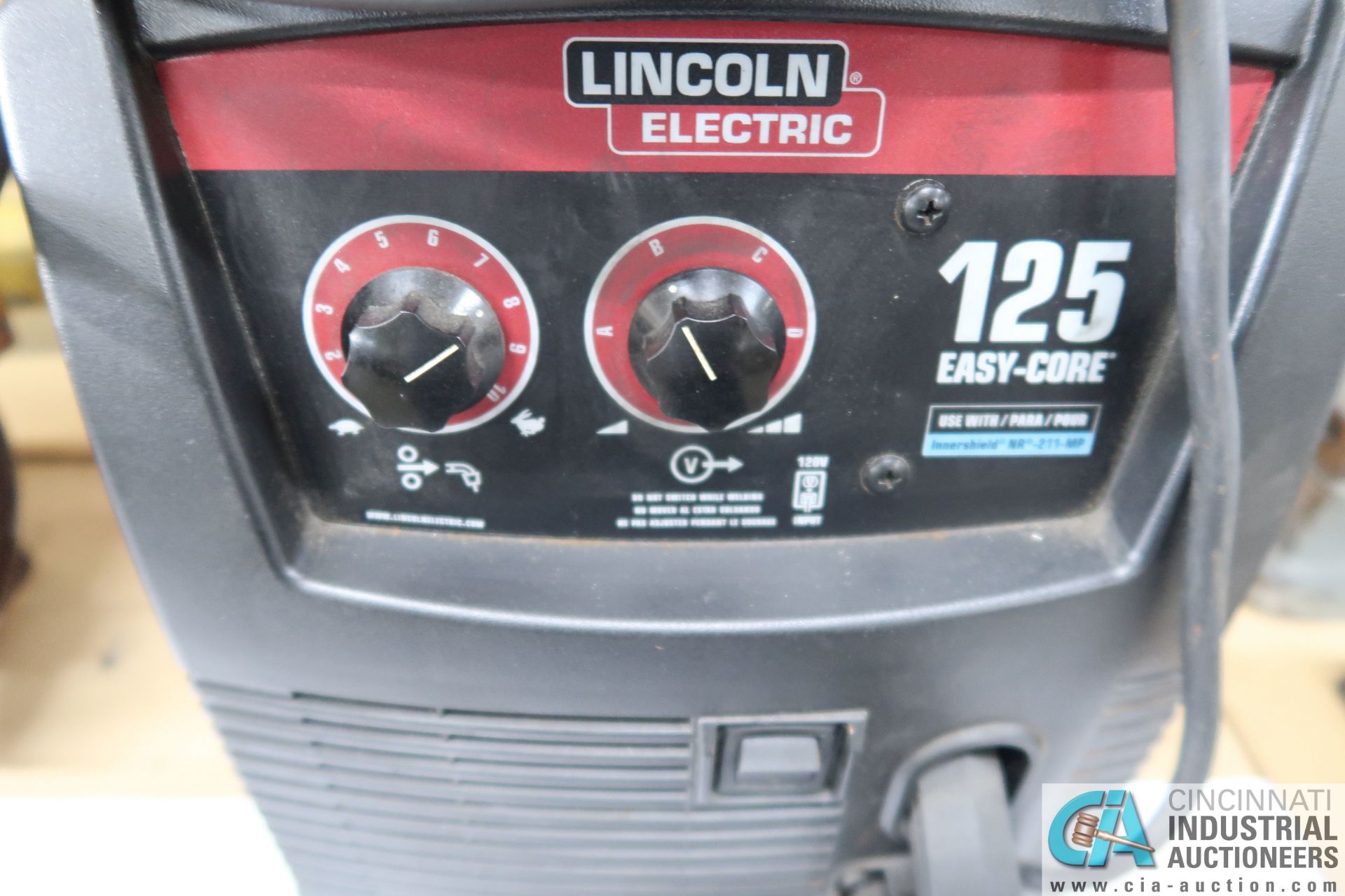 LINCOLN ELECTRIC 125 EASY CORE MIG WELDING POWER SOURCE; S/N M3170402128, WITH BUILT IN WIRE FEEDER, - Image 2 of 2