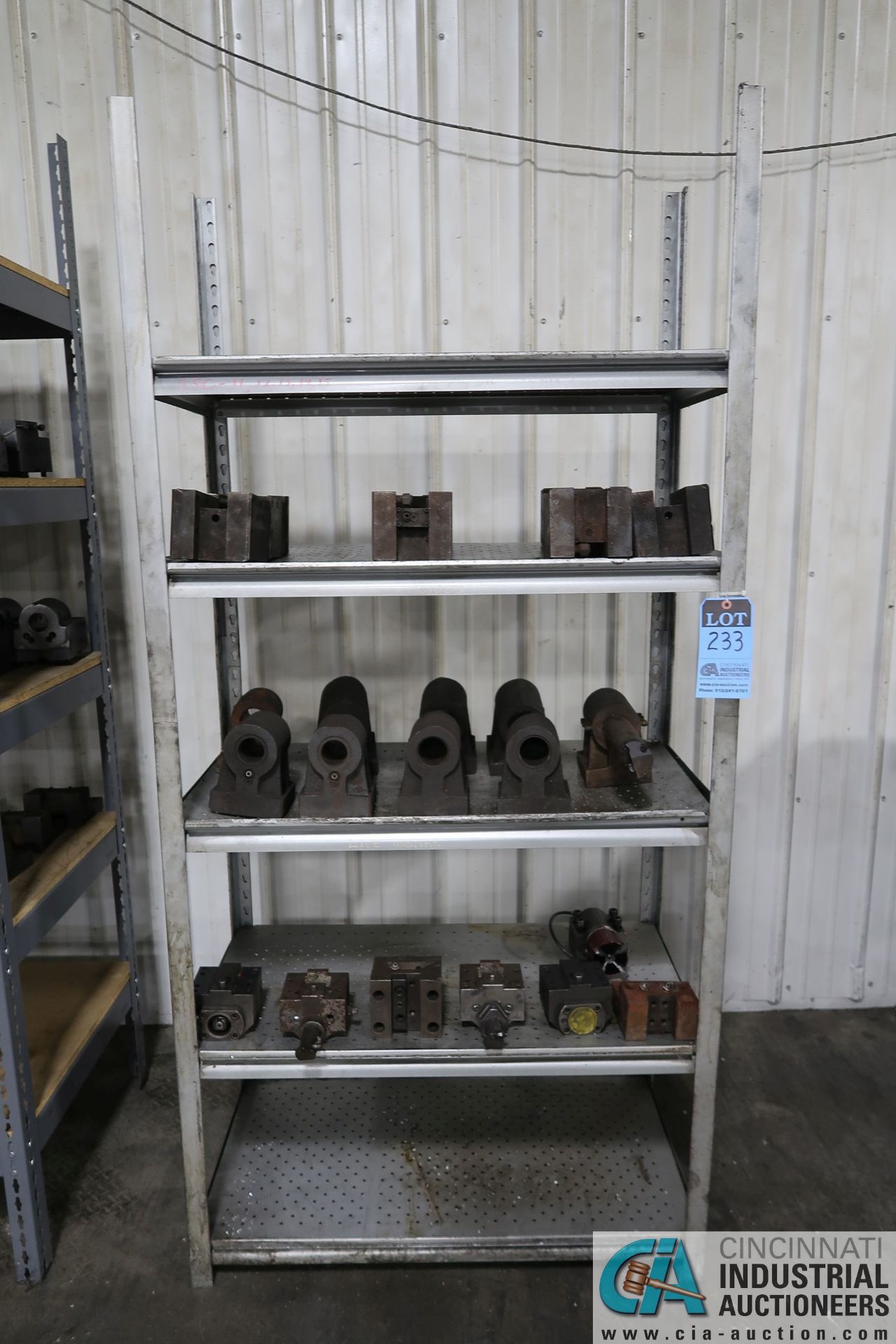 (LOT) MISCELLANEOUS SIZE AND TYPE TOOLHOLDERS WITH SHELVING