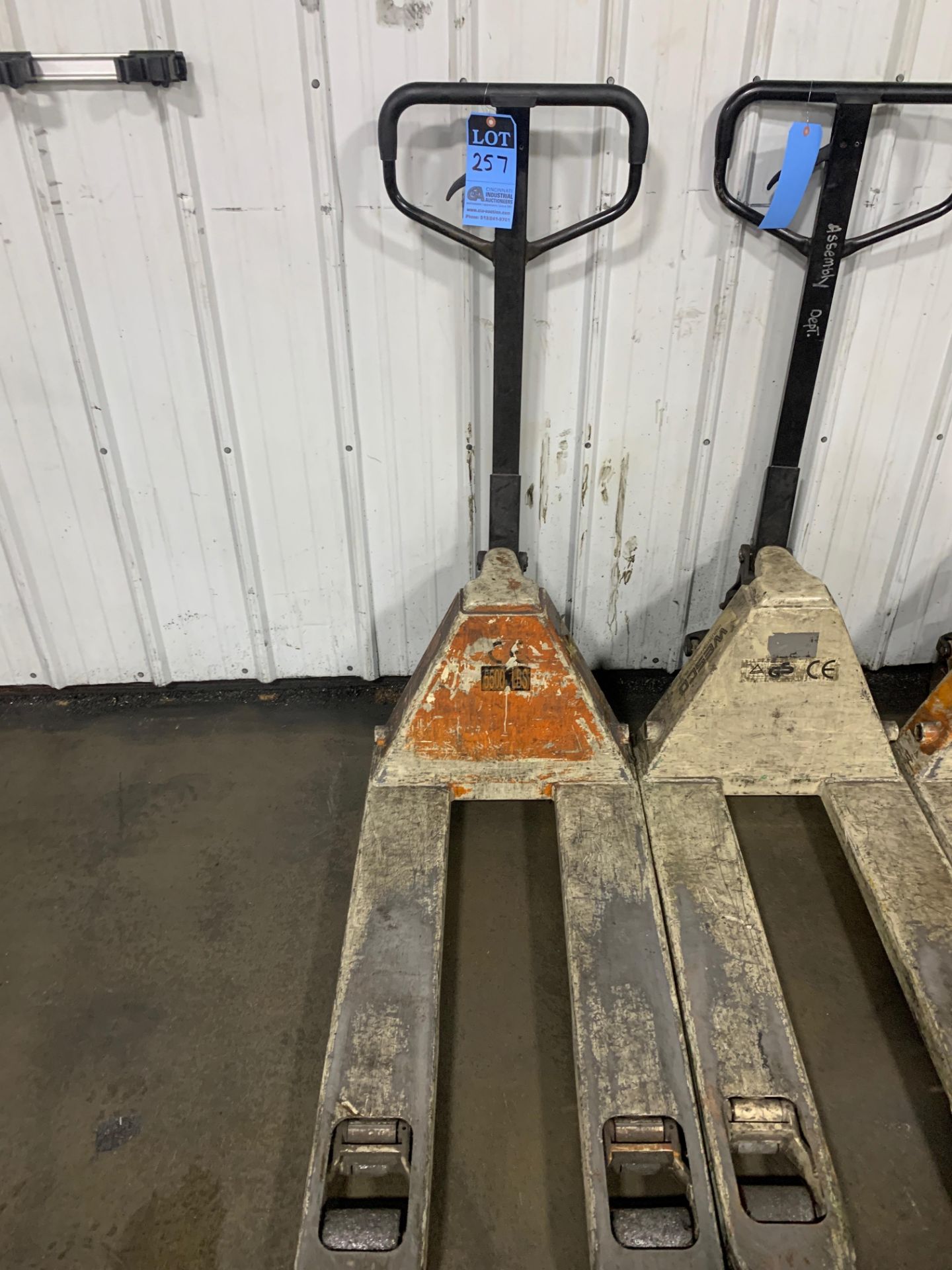 HYDRAULIC PALLET TRUCK