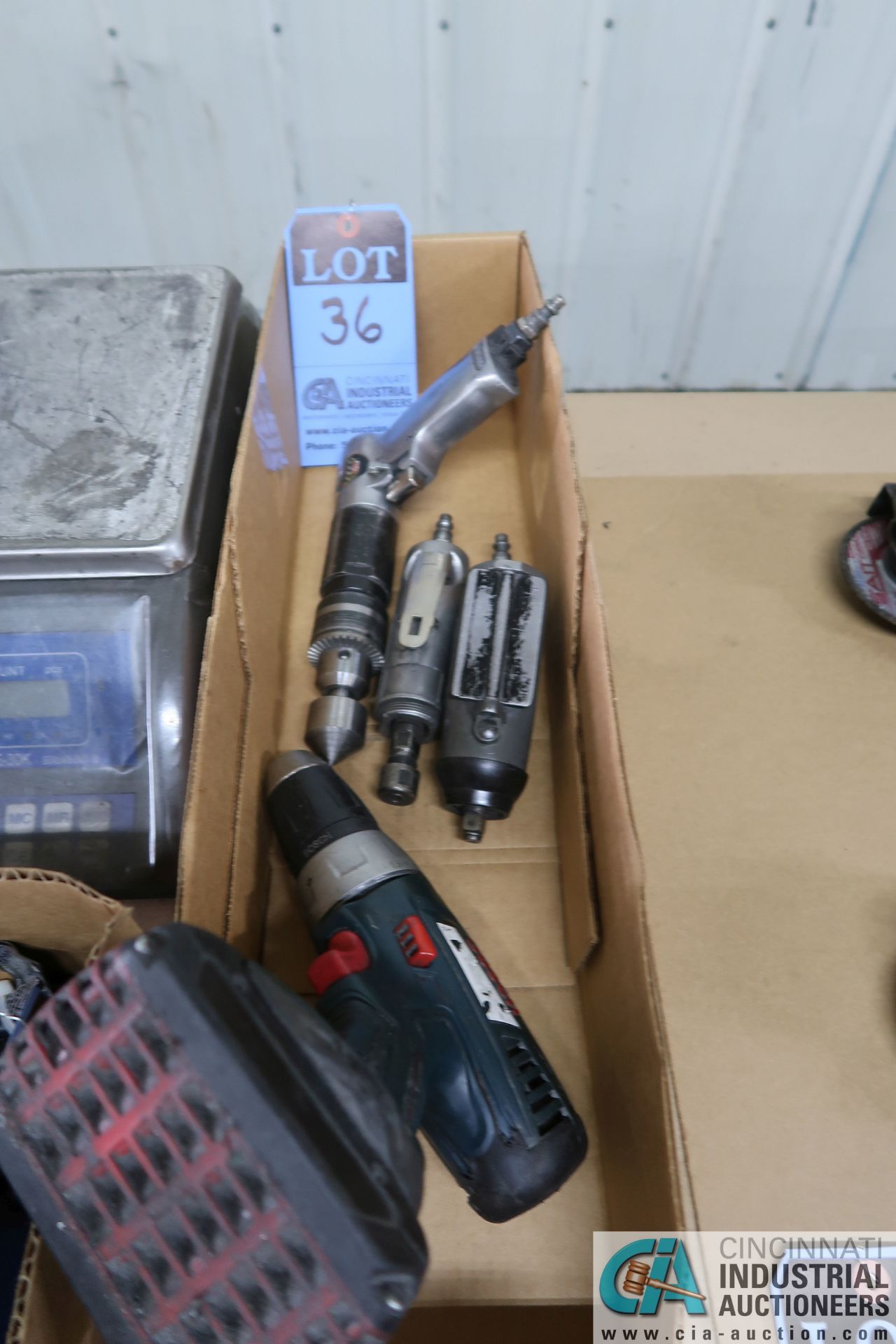 (LOT) MISCELLANEOUS PNEUMATIC AND CORDLESS HAND TOOLS