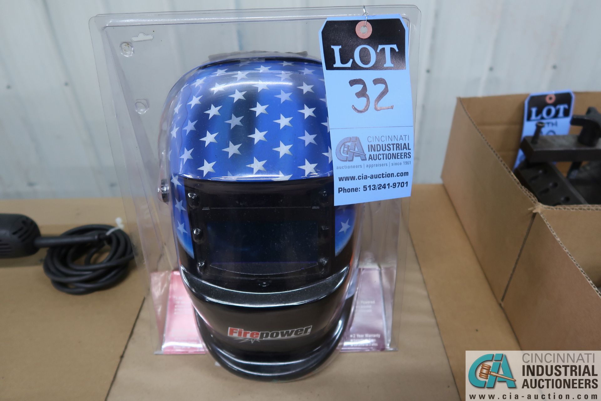 VICTOR AUTO-DARKENING WELDING HELMET