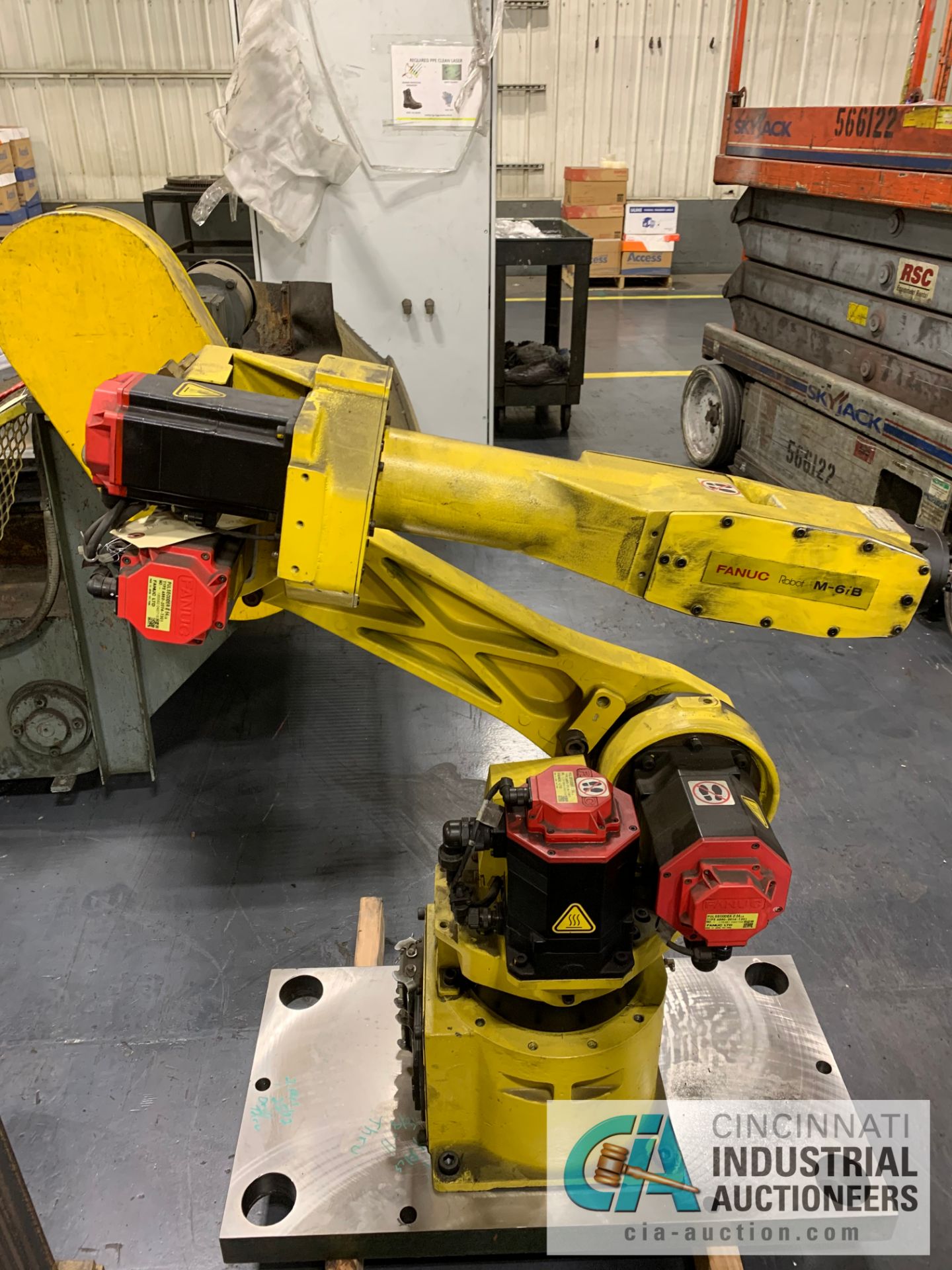 FANUC M6-IB ROBOT; S/N A05B-1215-B602 (2004) WITH FANUC R-J3IB CONTROLLER; S/N E04800069 **RIGGING - Image 12 of 14