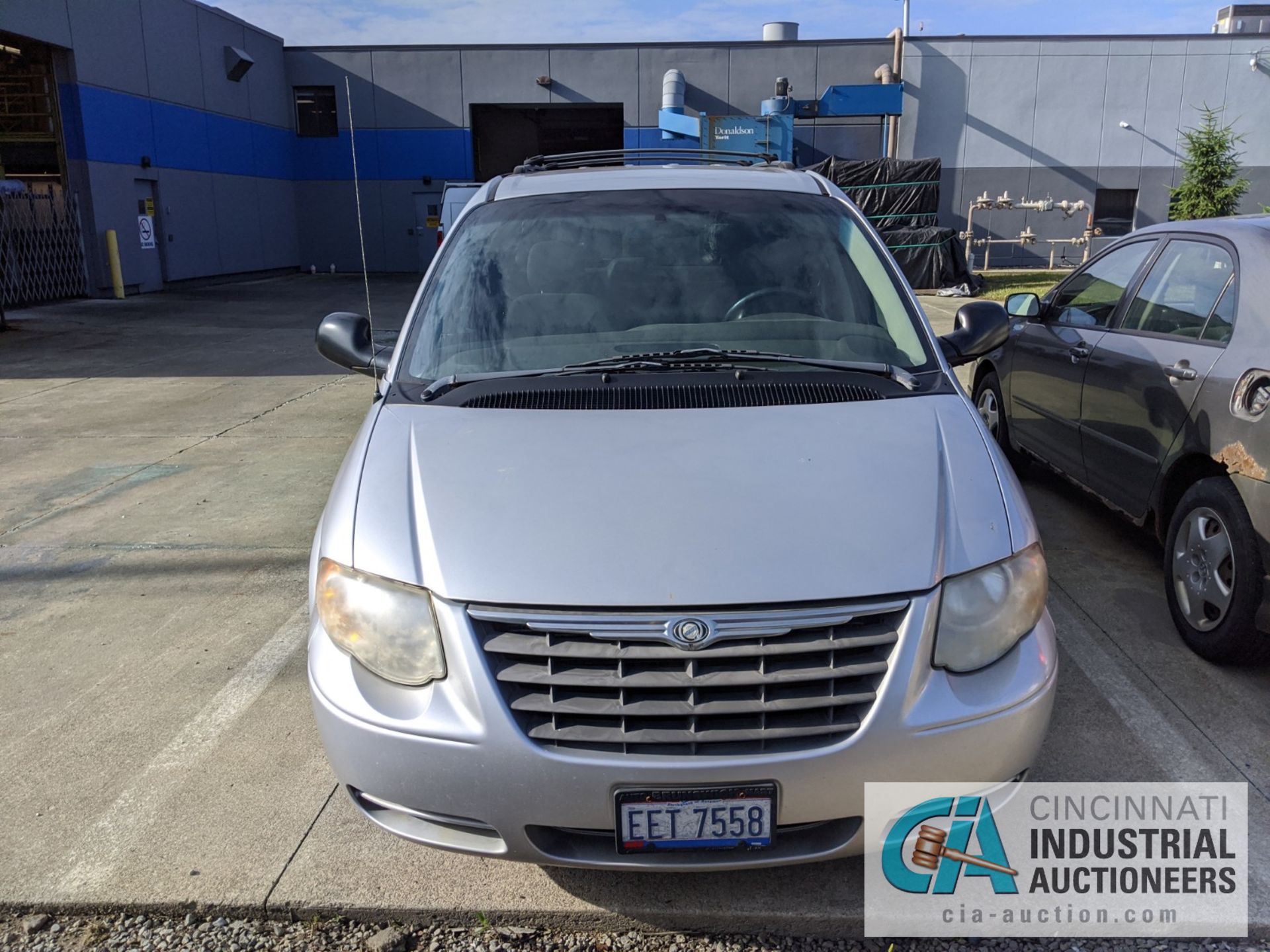 2007 2-WHEEL DRIVE CHRYSLER TOWN & COUNTRY TOURING MINIVAN; VIN:2A4GP54L17R310521 - Image 6 of 12