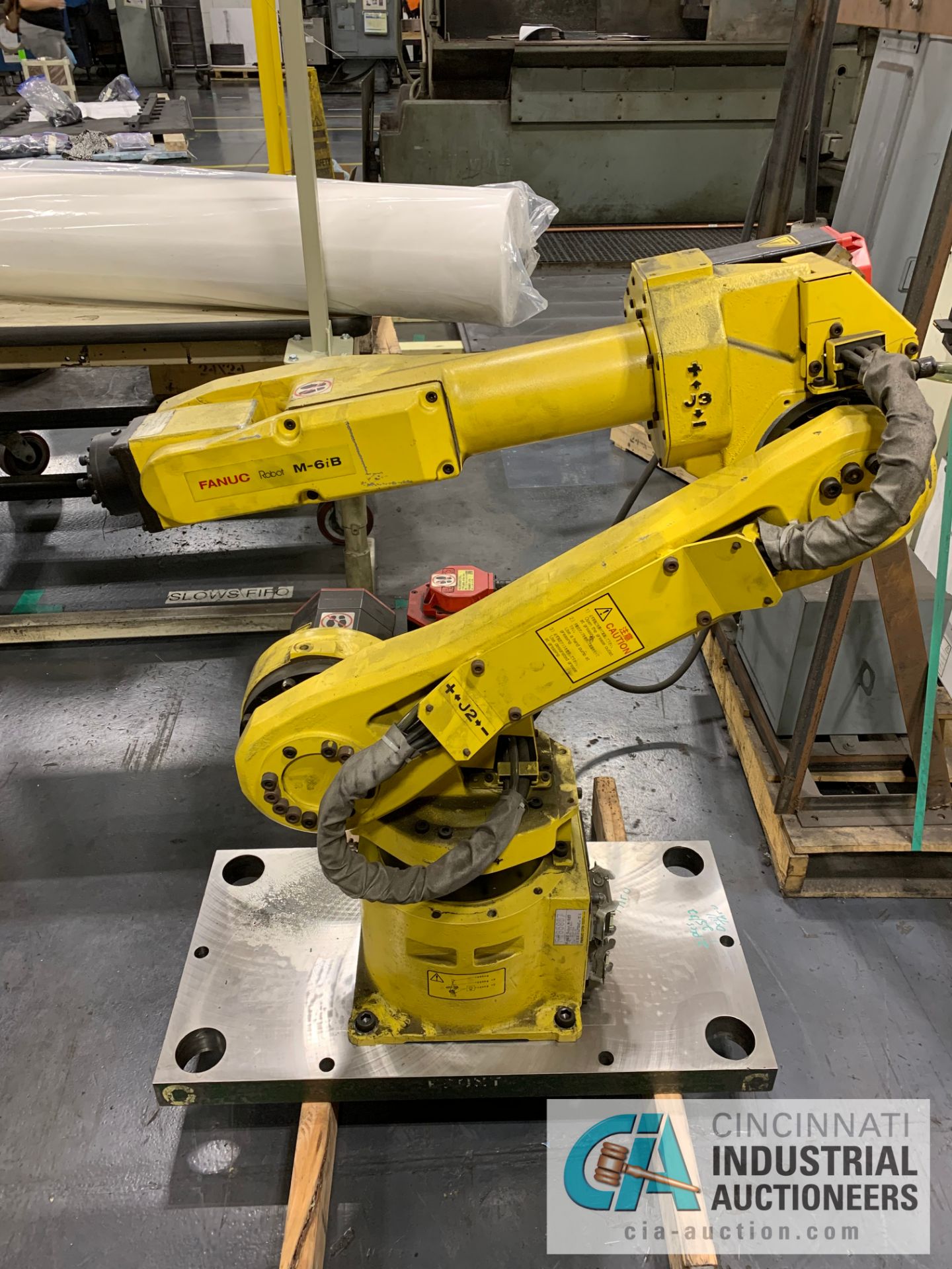 FANUC M6-IB ROBOT; S/N A05B-1215-B602 (2004) WITH FANUC R-J3IB CONTROLLER; S/N E04800069 **RIGGING - Image 9 of 14
