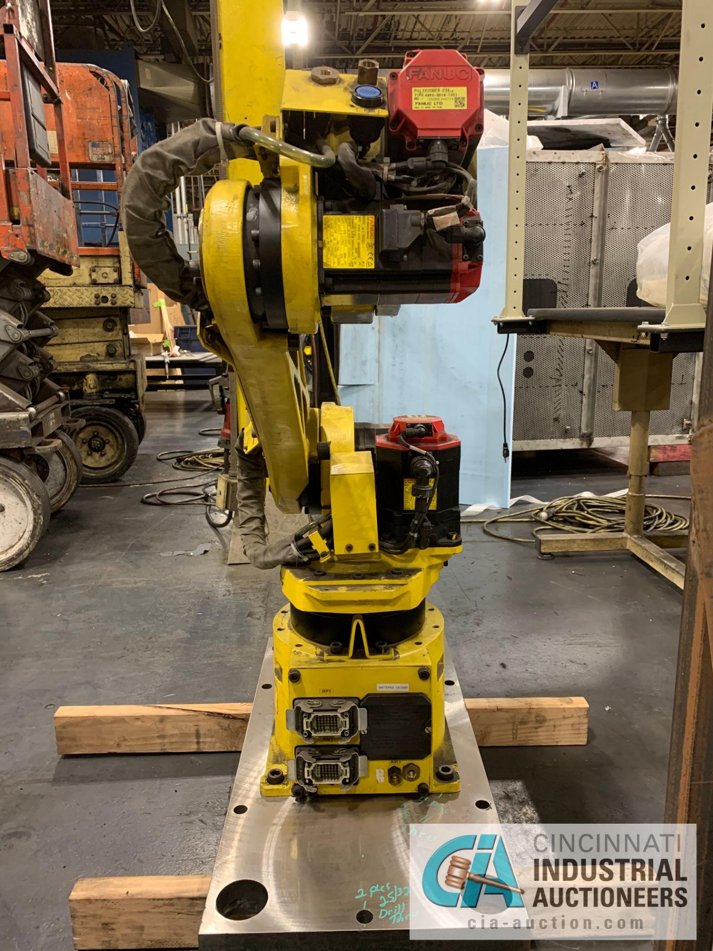 FANUC M6-IB ROBOT; S/N A05B-1215-B602 (2004) WITH FANUC R-J3IB CONTROLLER; S/N E04800069 **RIGGING - Image 11 of 14