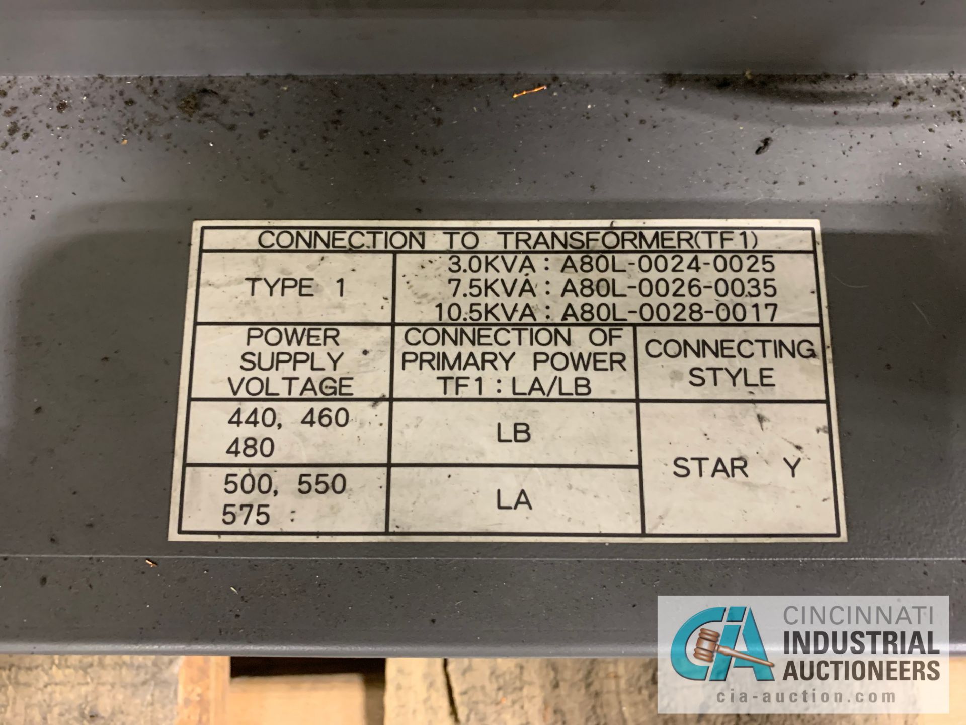 FANUC M6-IB ROBOT; S/N A05B-1215-B602 (2004) WITH FANUC R-J3IB CONTROLLER; S/N E04800069 **RIGGING - Image 8 of 14