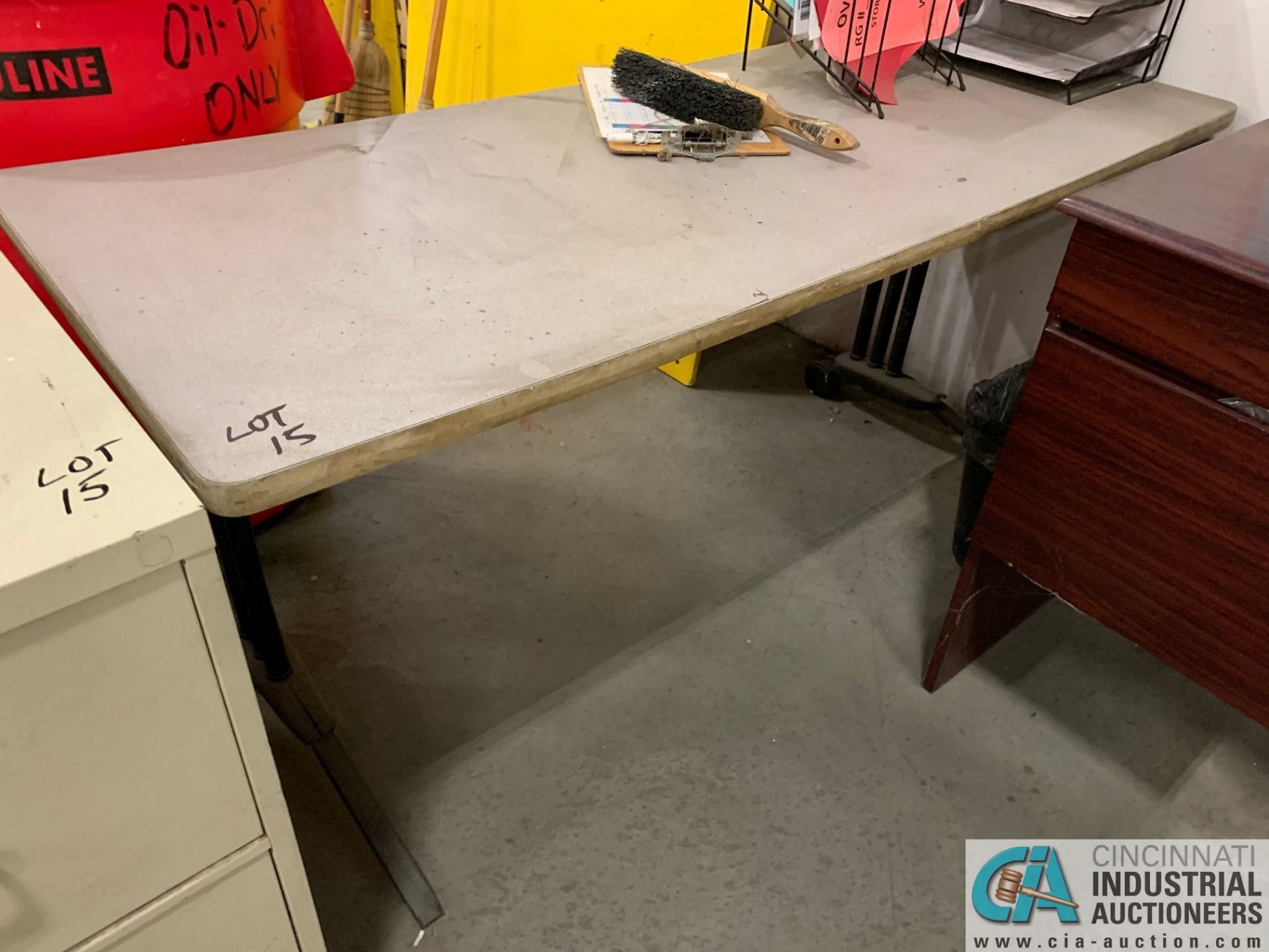 (LOT) OFFICE FURNITURE - DESKS, CABINETS (NO CONTENTS (5400 OAKLEY INDUSTRIAL BLVD., FAIRBURN, GA - Image 5 of 7