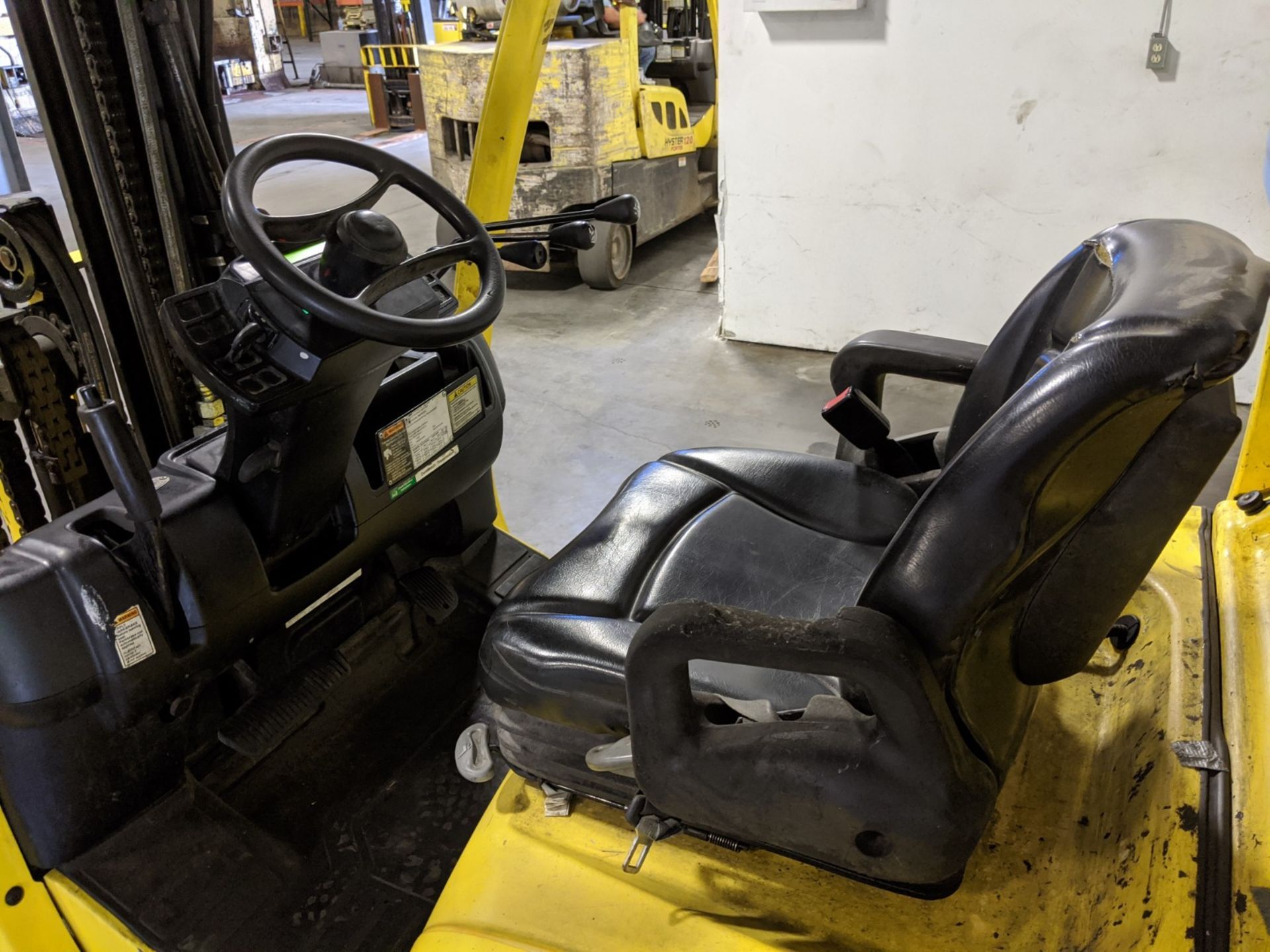 8,000 LB HYSTER MODEL S80FT-BCS LP GAS CUSHION TIRE LIFT TRUCK; S/N H004V02625L - Image 7 of 8