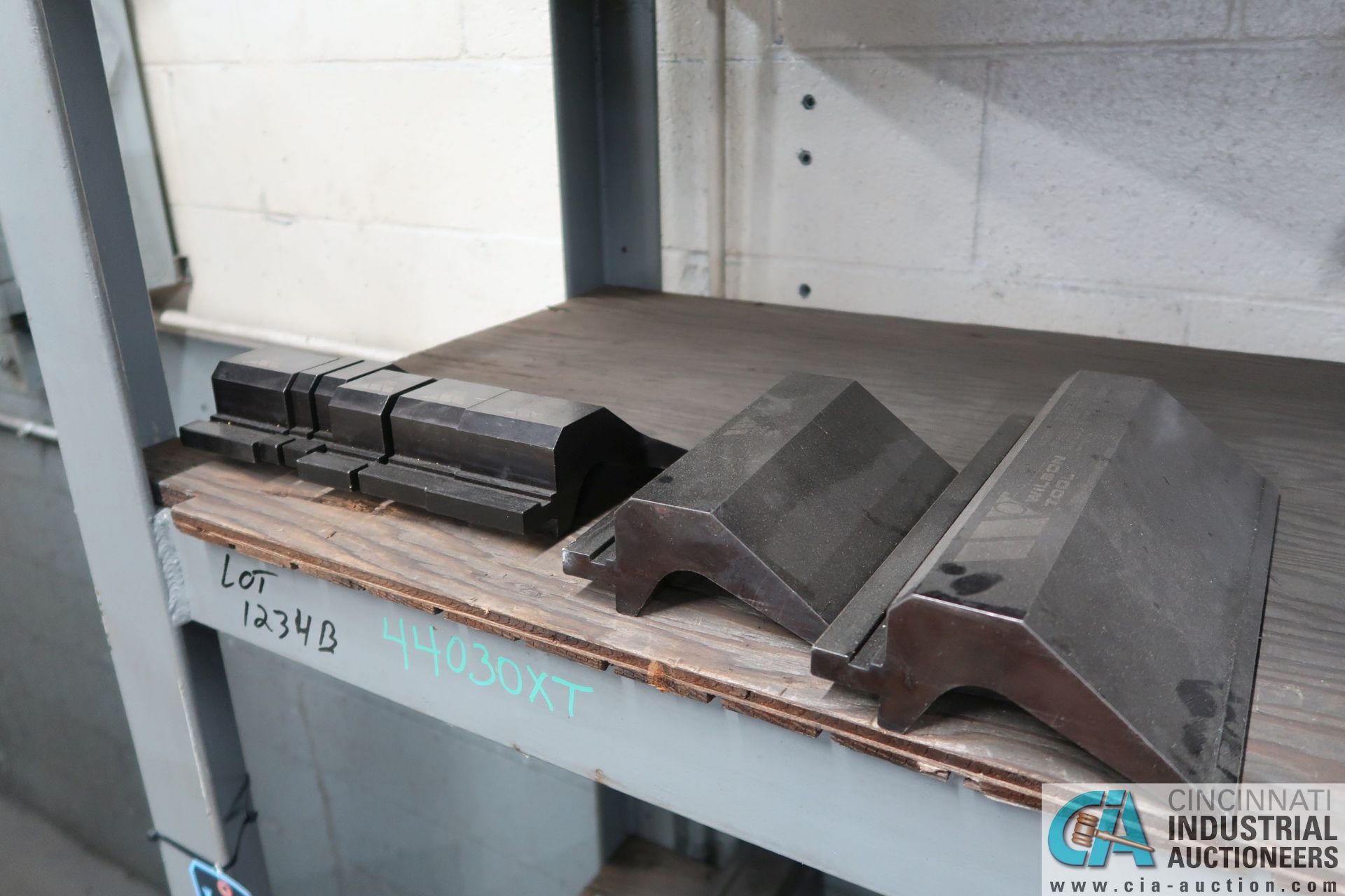 (LOT) (70) PRESS BRAKE DIES AND PUNCHES, 1/2" - 33" AND RACK - Image 2 of 9