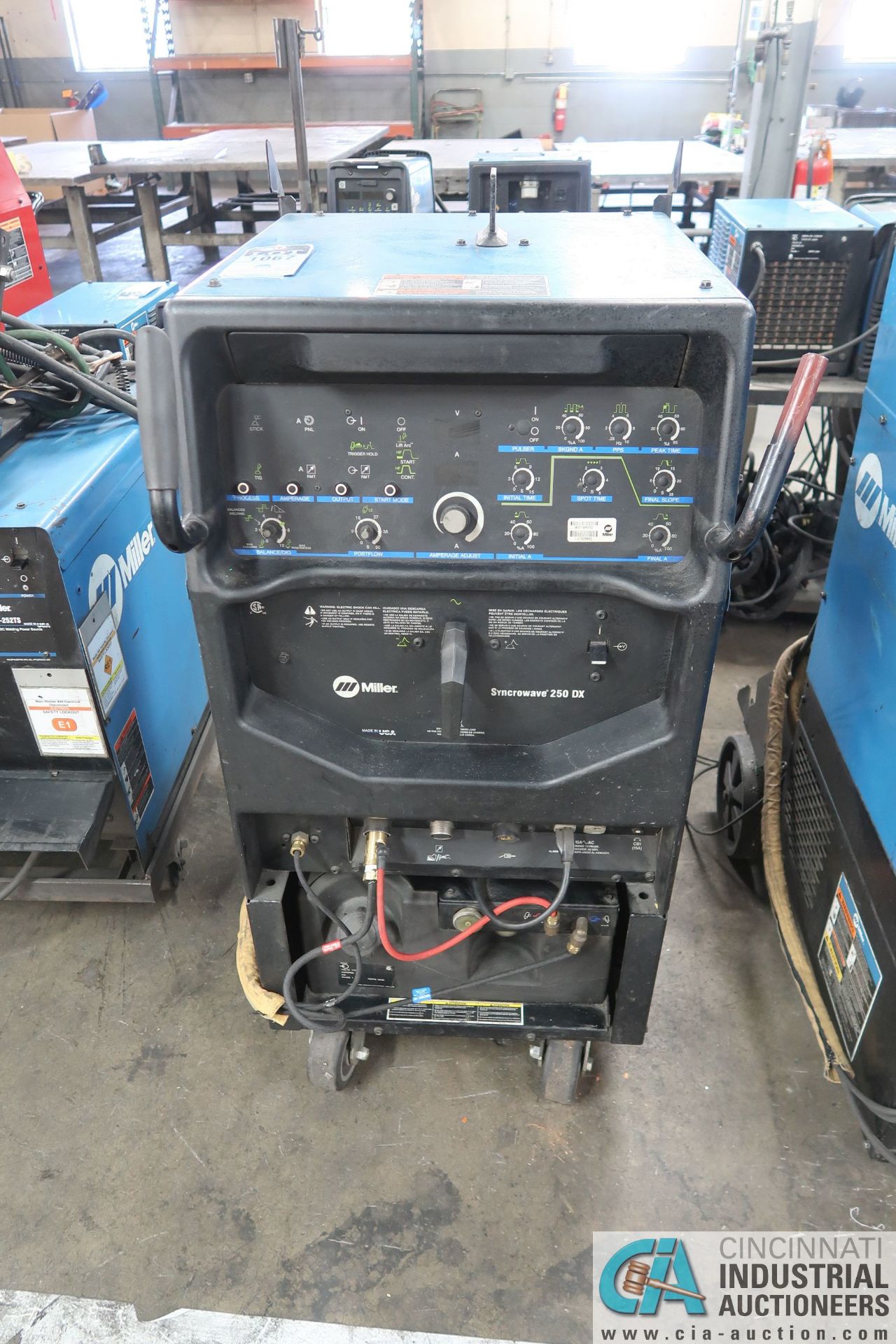 250 AMP MILLER SYNCROWAVE 250DX TIG WELDER; S/N LJ130565L