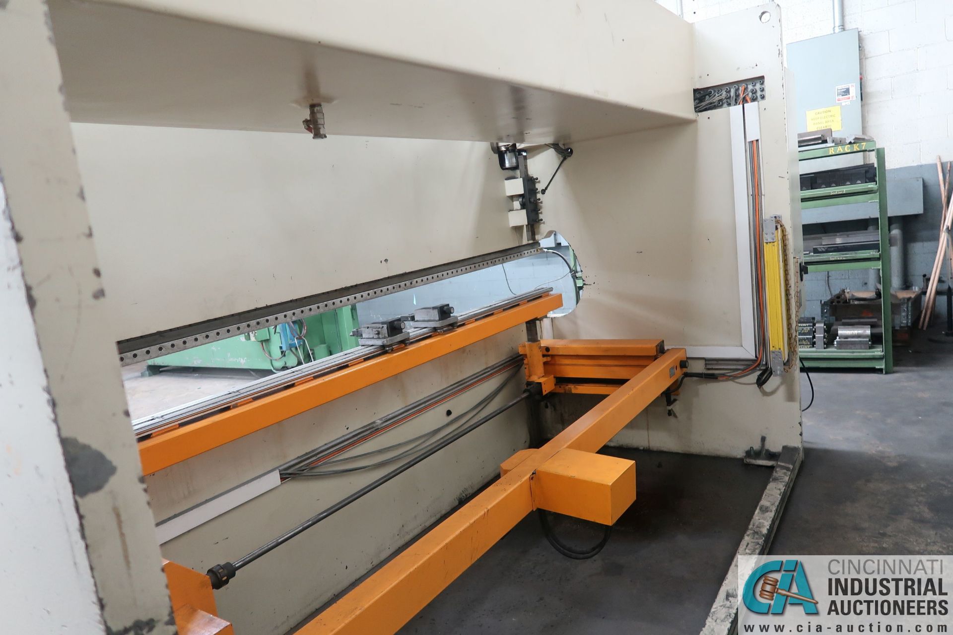 176 TON X 12' ERMAK CNCHAP12X176 CNC HYDRAULIC PRESS BRAKE; S/N SN20050490, BACK GAGE - Image 4 of 13