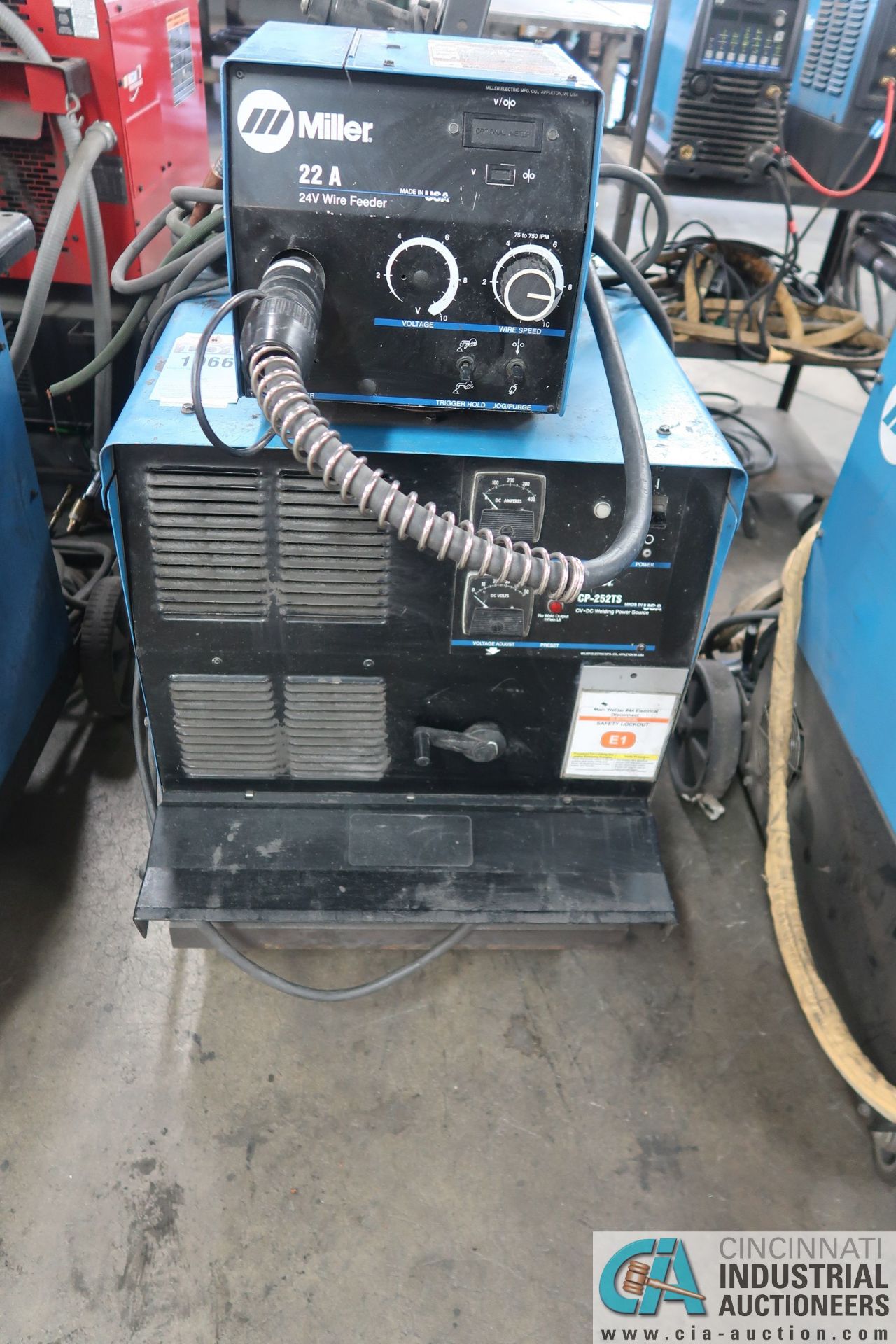 250 AMP MILLER CP-252TS WELDER; S/N KK178608 W/ MILLER 22A WIRE FEEDER