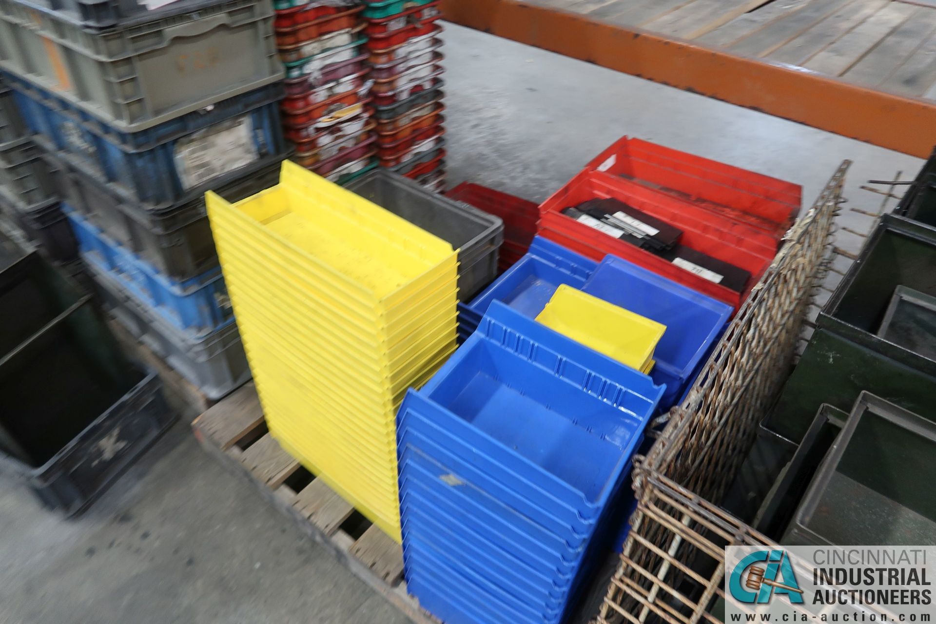 SKIDS MISCELLANEOUS STEEL AND POLY BINS - Image 3 of 5