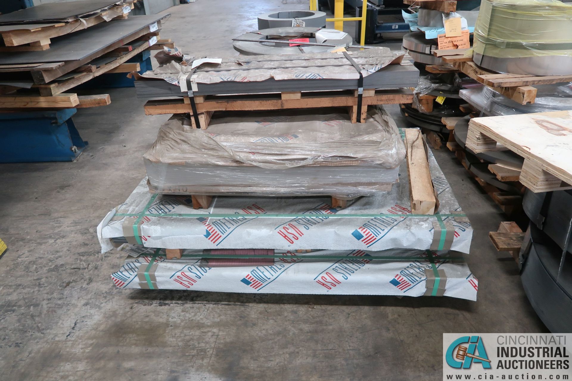 (LOT) VARIOUS SIZE ANG GAUGE SHEET STEEL STOCK, APPROX. 565 SHEETS **See last photos for an update - Image 9 of 14