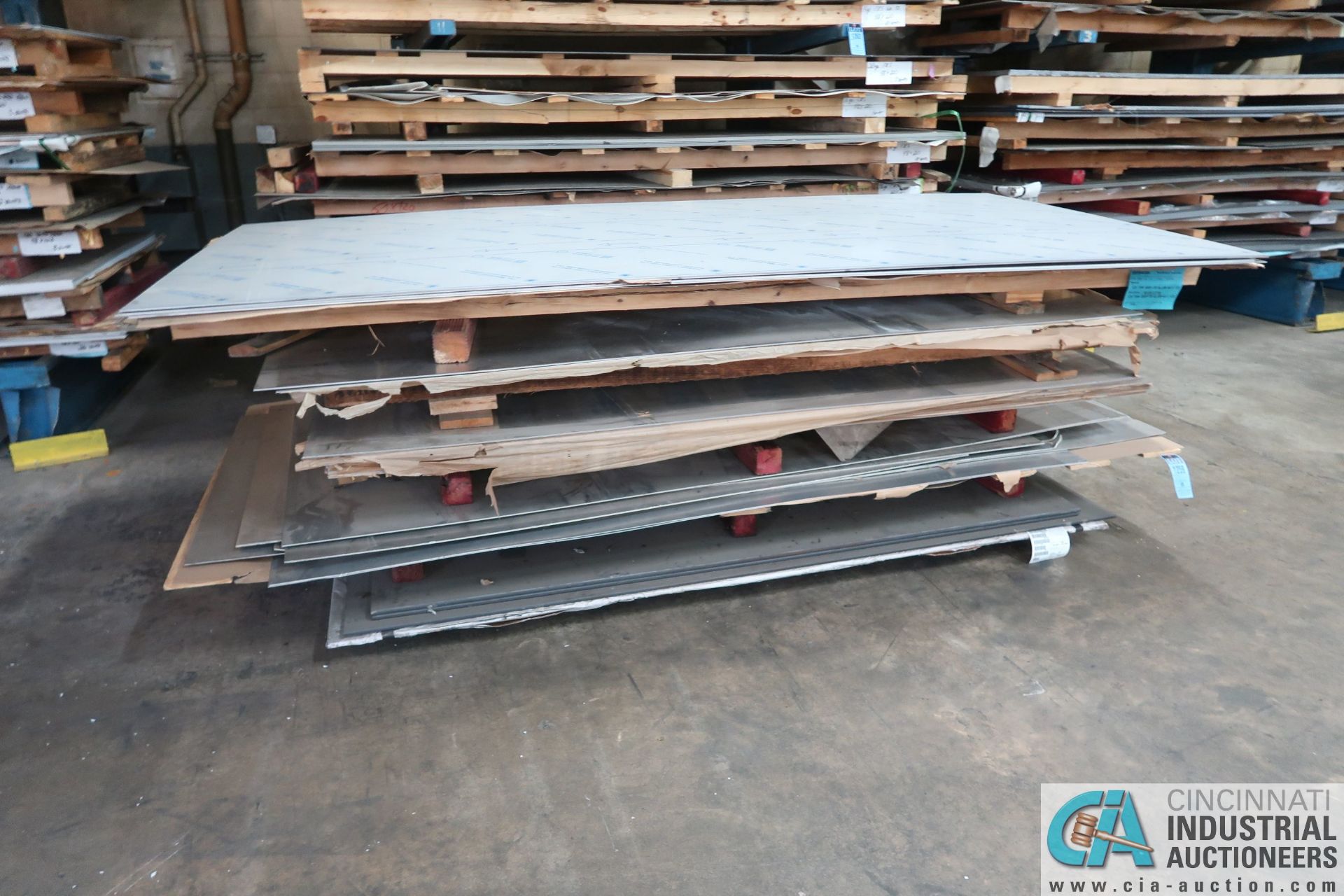 (LOT) VARIOUS SIZE ANG GAUGE SHEET STEEL STOCK, APPROX. 565 SHEETS **See last photos for an update - Image 4 of 14