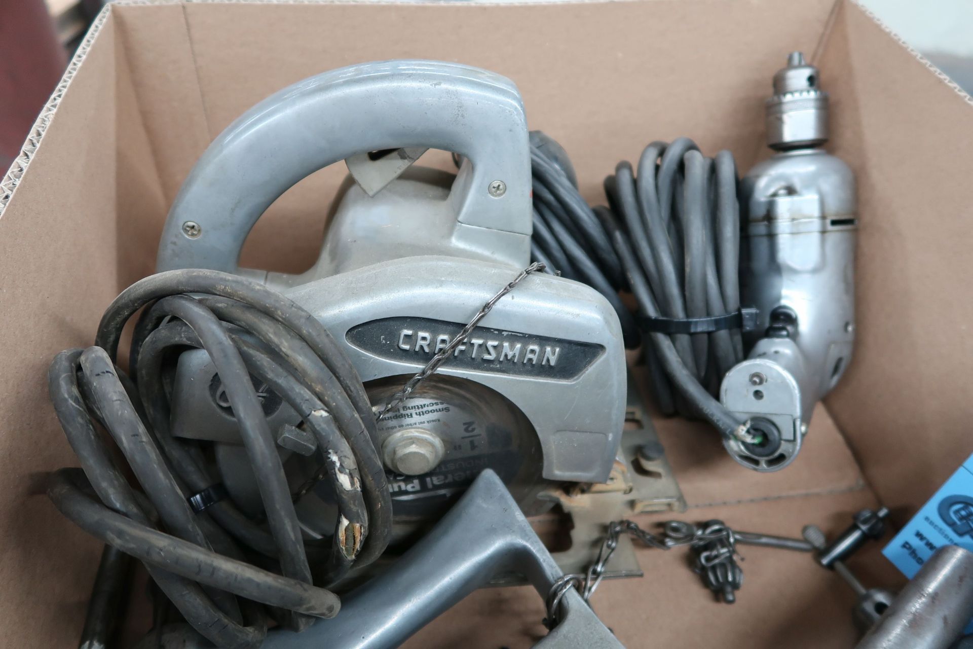 (LOT) ELECTRIC TOOLS INCLUDING (4) DRILLS & (1) CIRCULAR SAW - Image 2 of 3