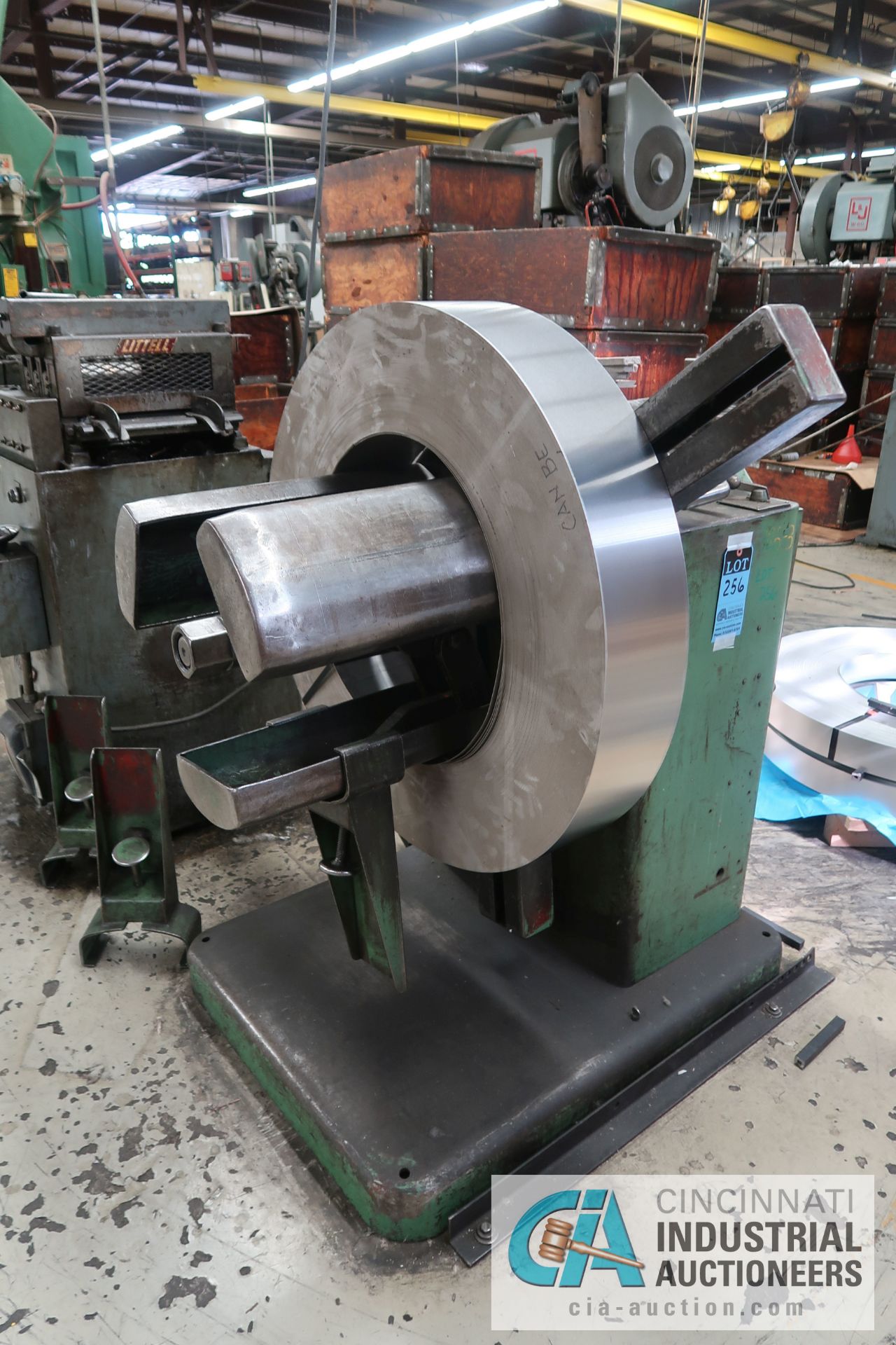 2,500 LB. CAPACITY AMERICAN STEEL LINE MODEL 2500 AUTO CENTERING REEL; S/N N/A, MACHINE #106-3