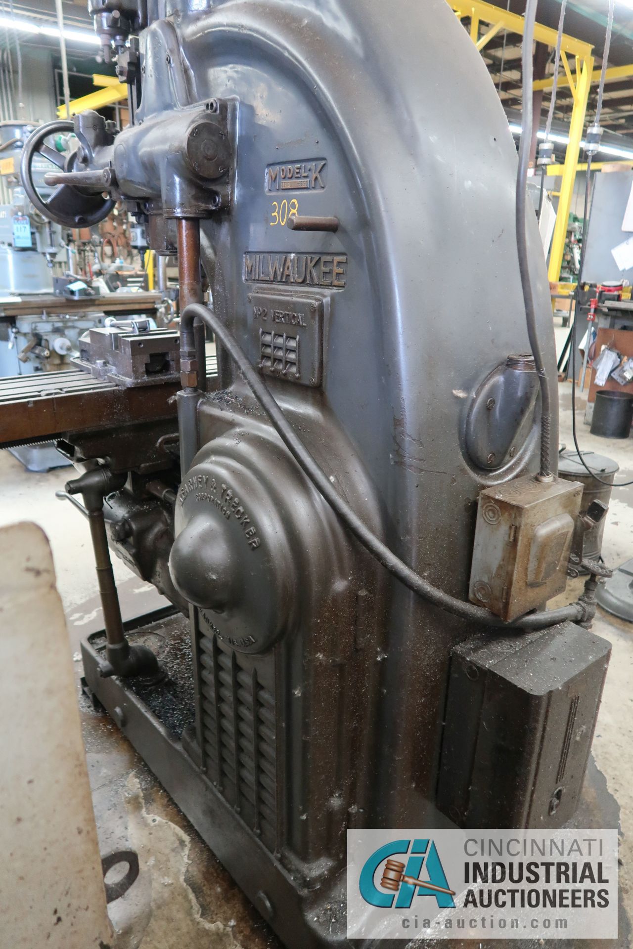 MILWAUKEE MODEL K VERTICAL MILLING MACHINE; S/N 16-3668 - Image 7 of 13