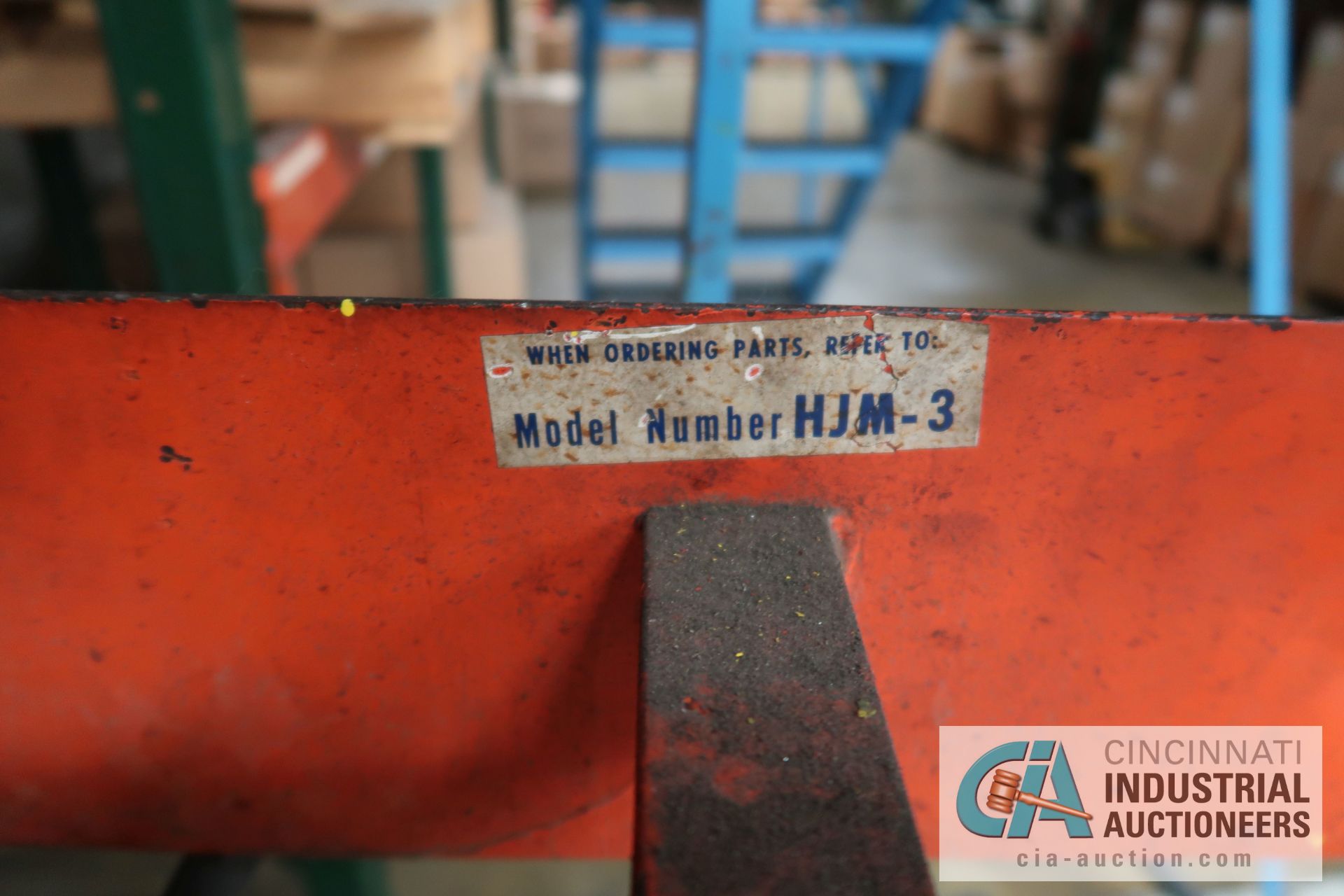 300 LB. ECONOMY MODEL HJM-3 HI-JACKER MANUAL TELESCOPING WORK PLATFORM - Image 2 of 3