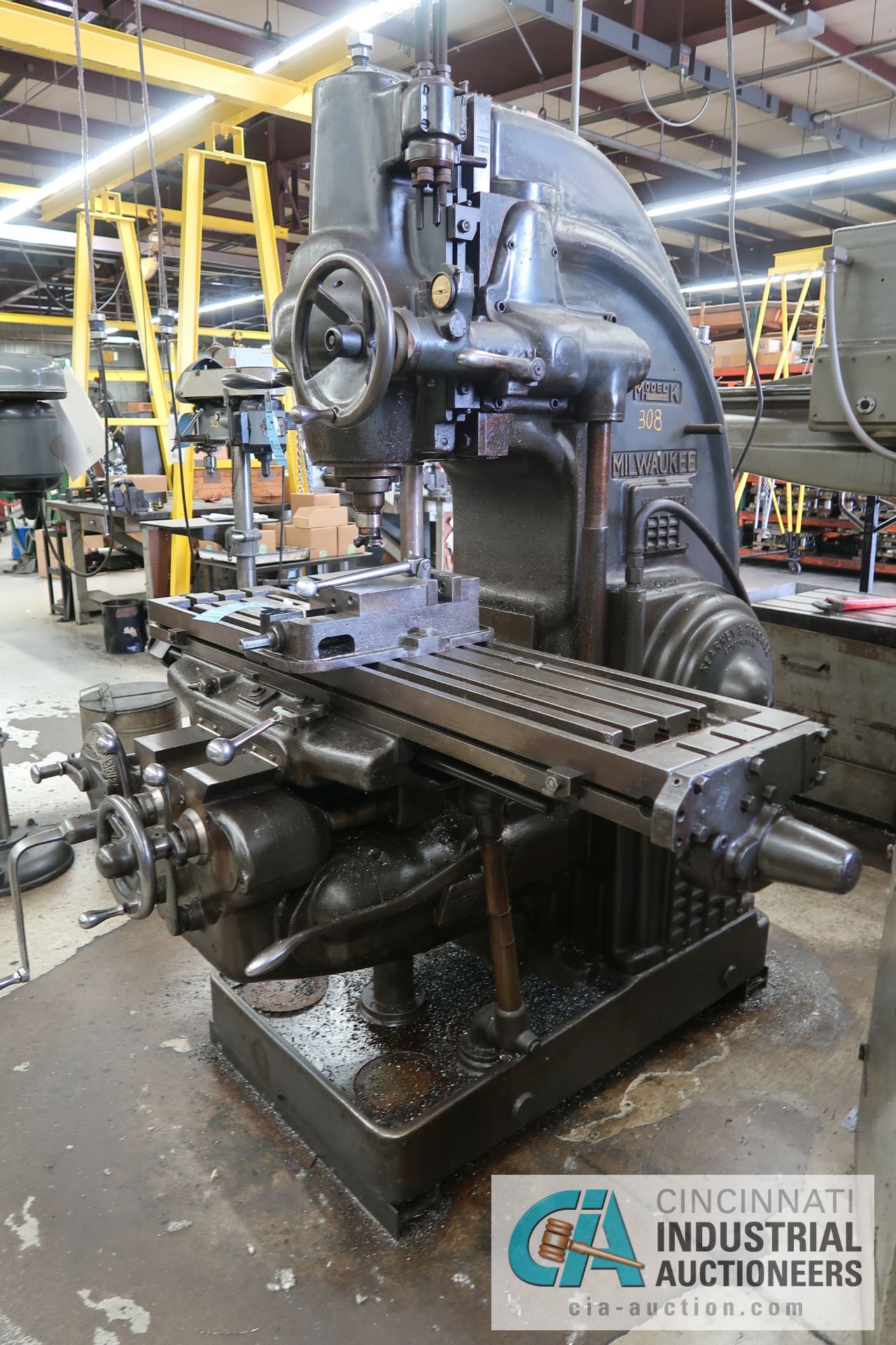 MILWAUKEE MODEL K VERTICAL MILLING MACHINE; S/N 16-3668 - Image 2 of 13