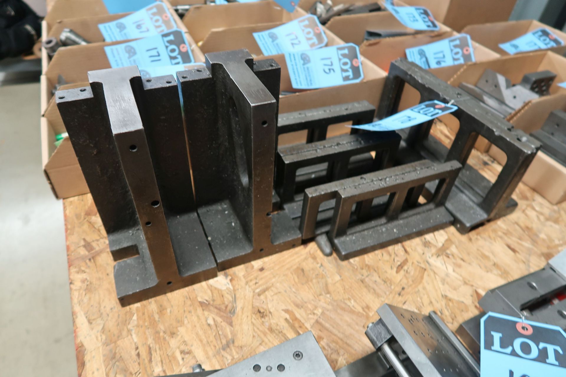 (LOT) ANGLE PLATES