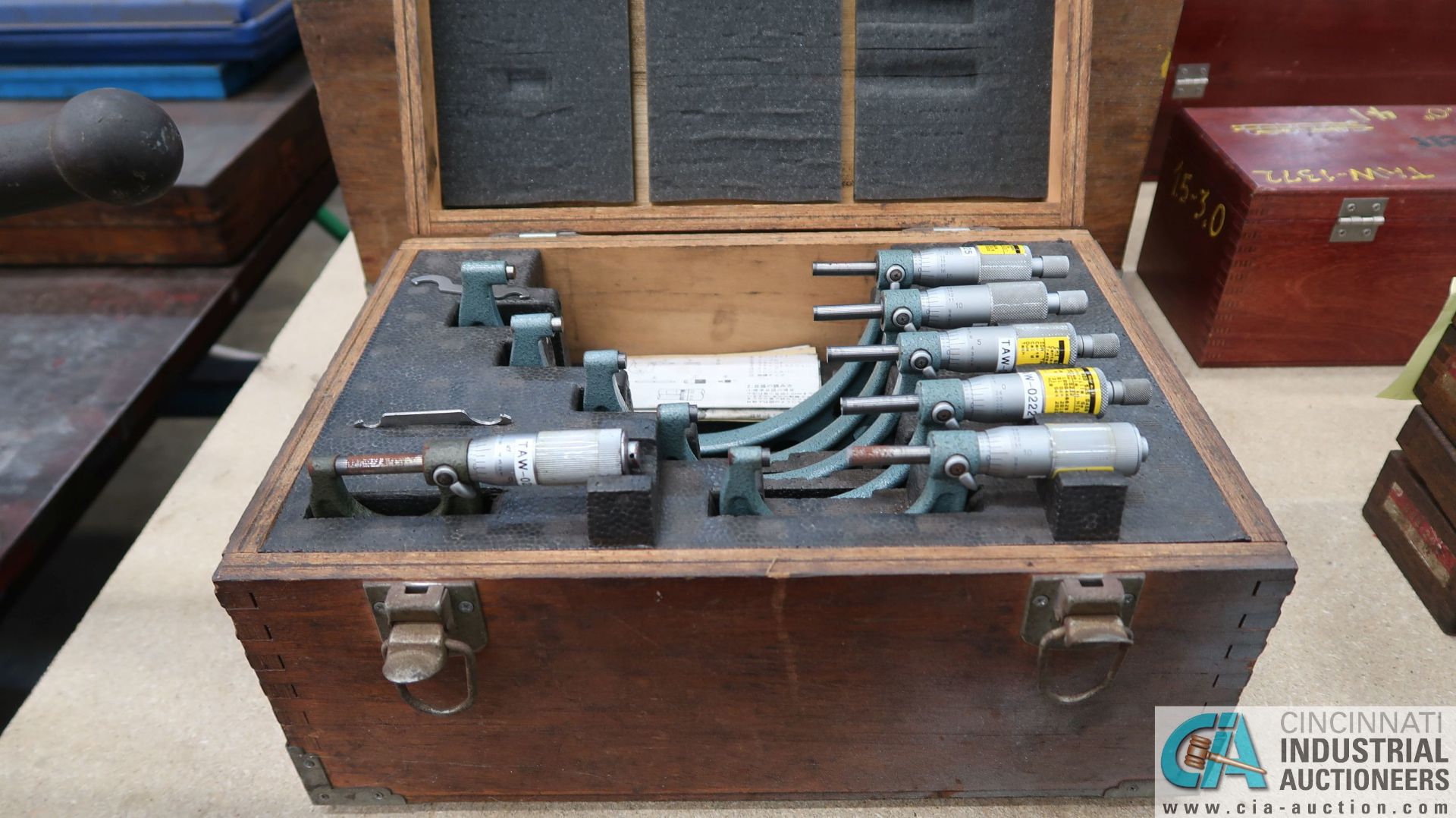 0-6" MITUTOYO MICROMETER SET