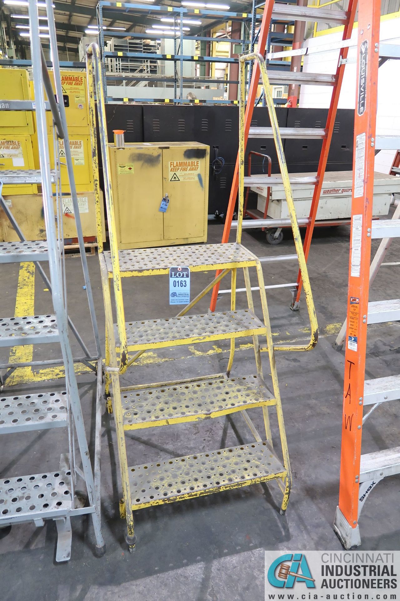 3' PORTABLE SHOP LADDER