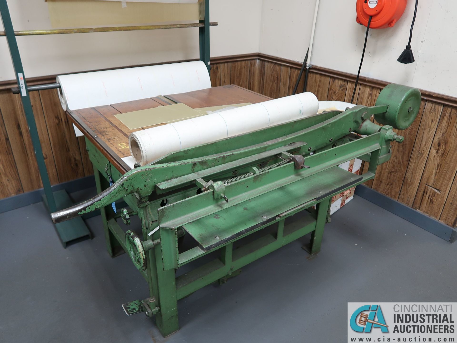 36" MANUAL PAPER CUTTER WITH RACK - Image 3 of 3