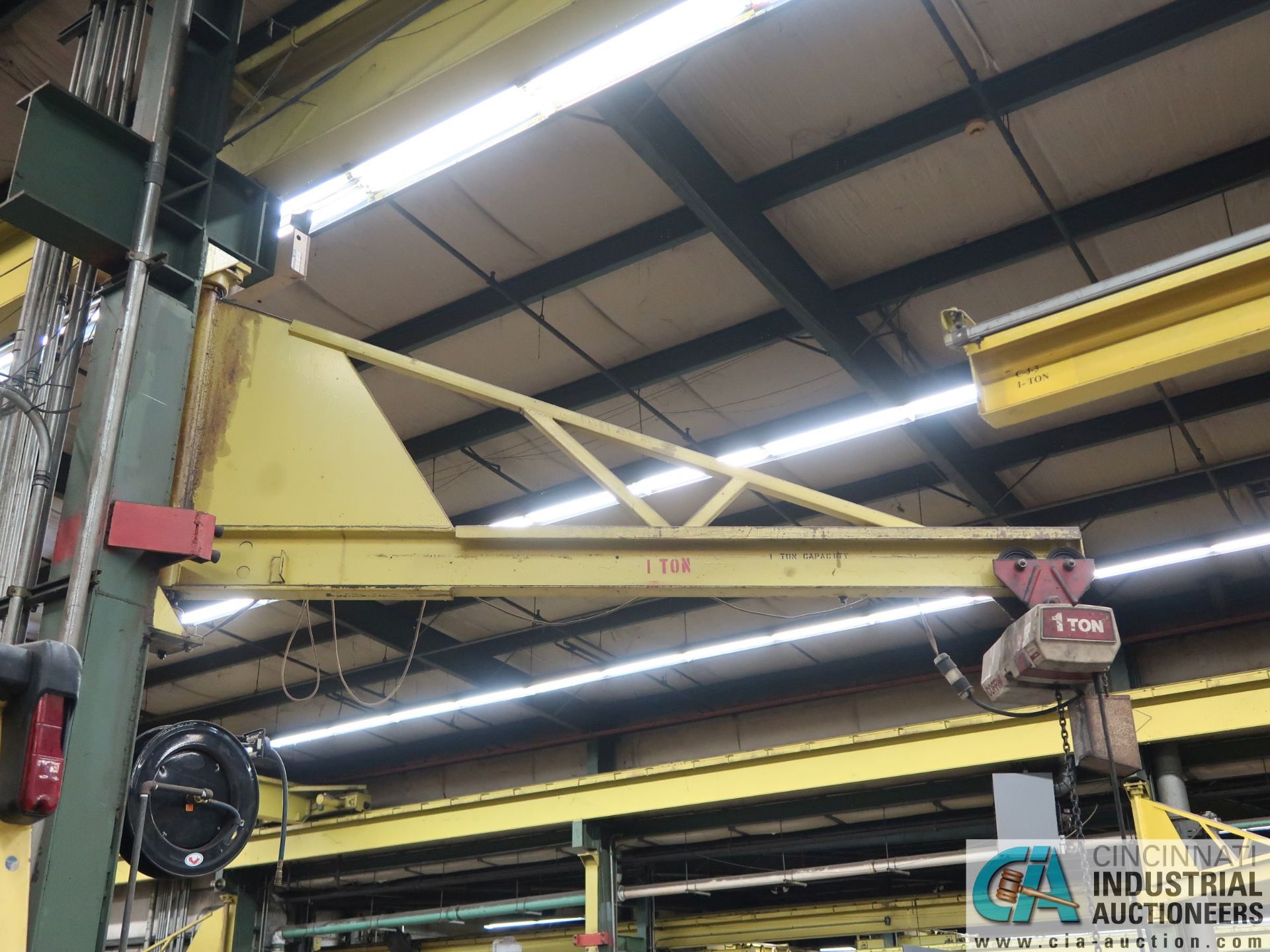 1 TON X 10' ARM POLE MOUNTED JIB CRANE WITH 1 TON COFFING CHAIN HOIST, PENDANT - Image 2 of 4