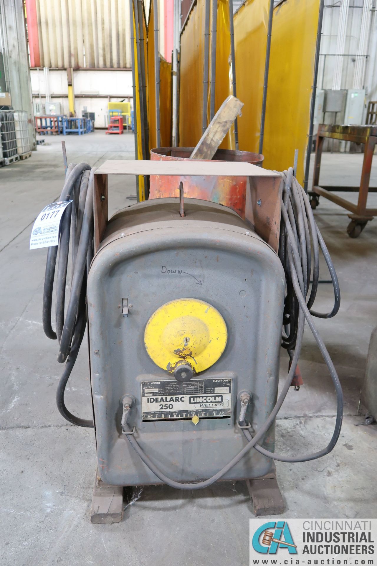 250 AMP LINCOLN IDEALARC 250 WELDER; S/N AC280907 - Image 2 of 4