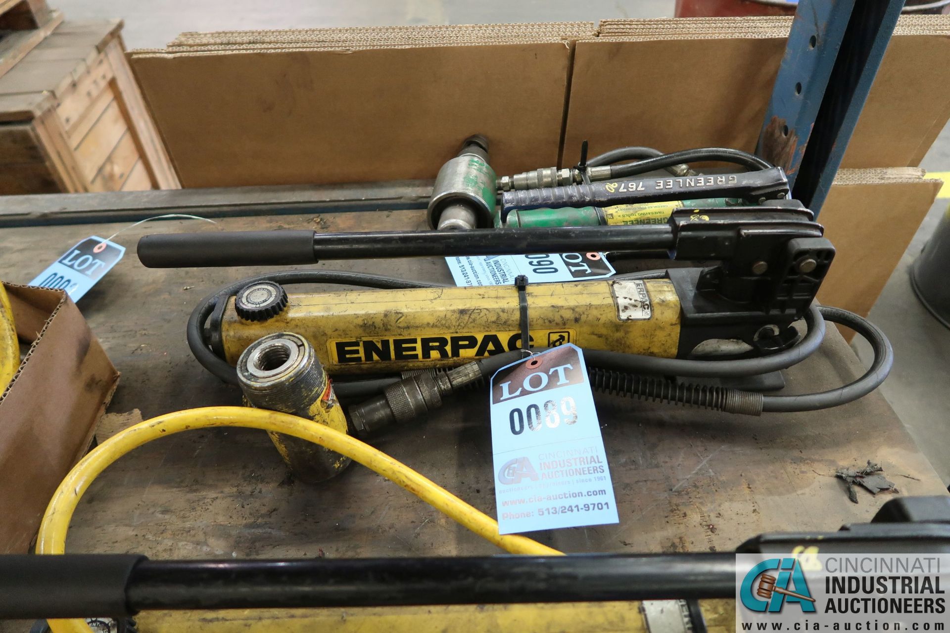 ENERPAC MANUAL HYDRAULIC PUMP WITH 10 TON JACK