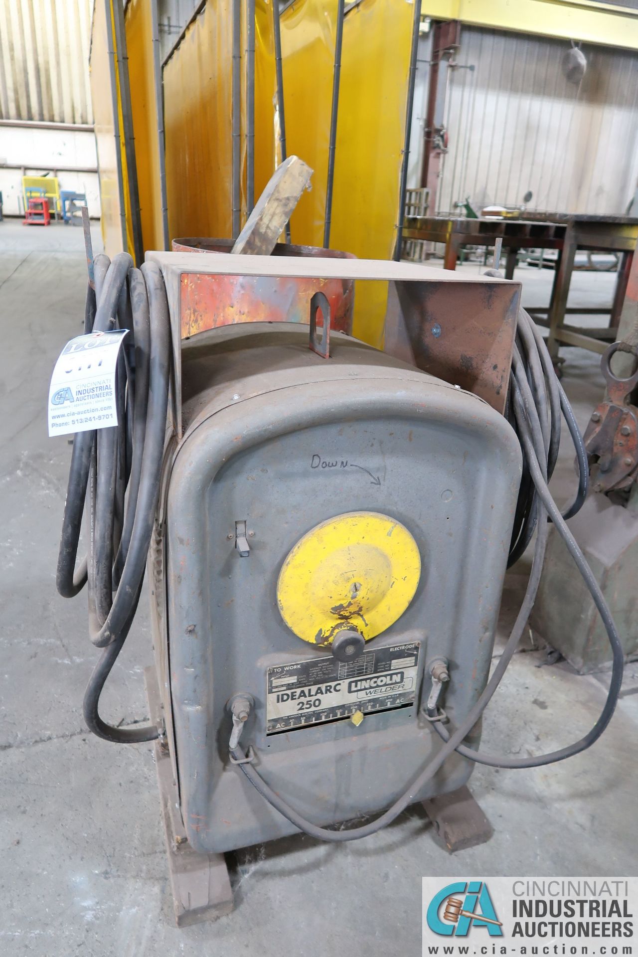 250 AMP LINCOLN IDEALARC 250 WELDER; S/N AC280907